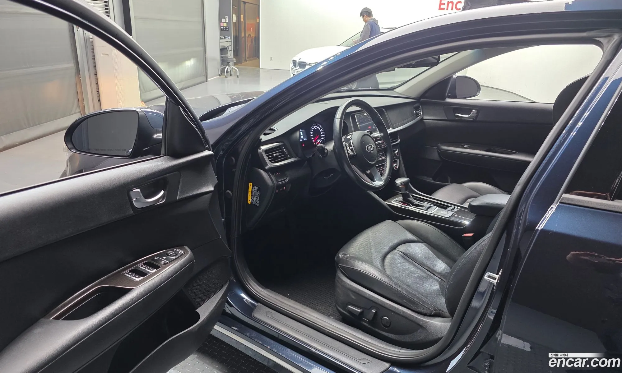Kia K5 2018 KNAGT411BKA323017 — 29