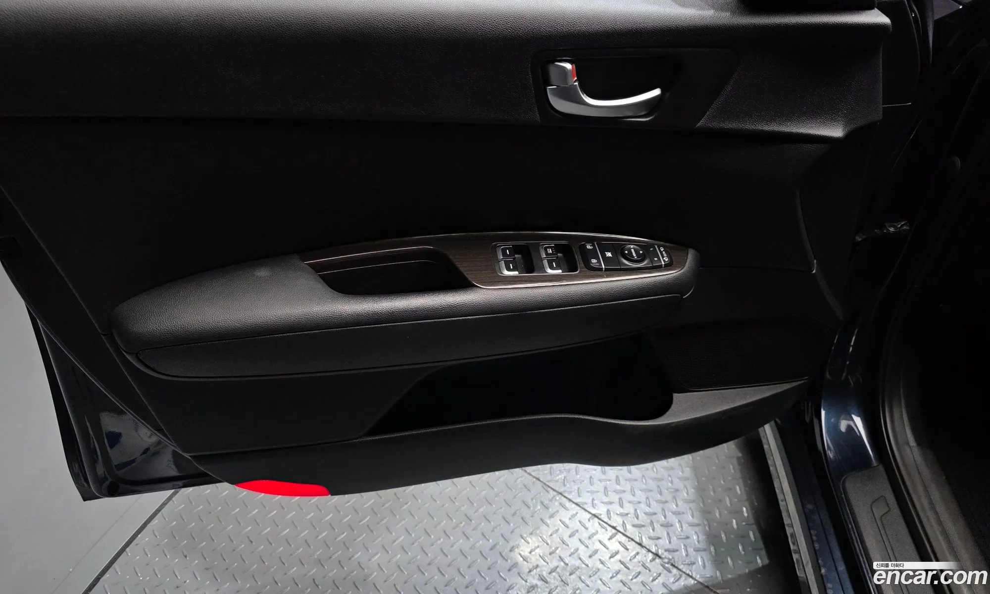 Kia K5 2018 KNAGT411BKA323017 — 2