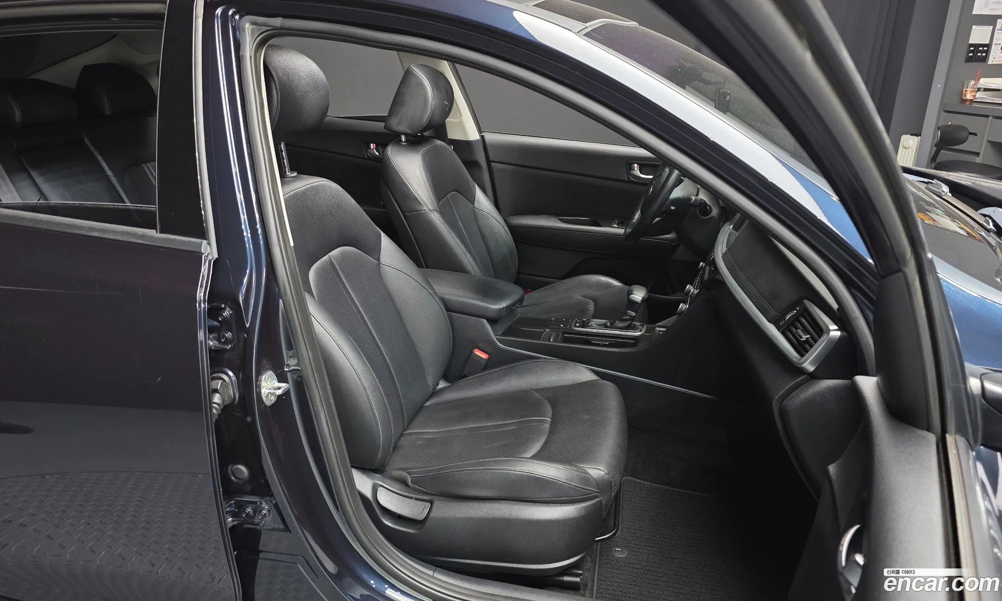 Kia K5 2018 KNAGT411BKA323017 — 9