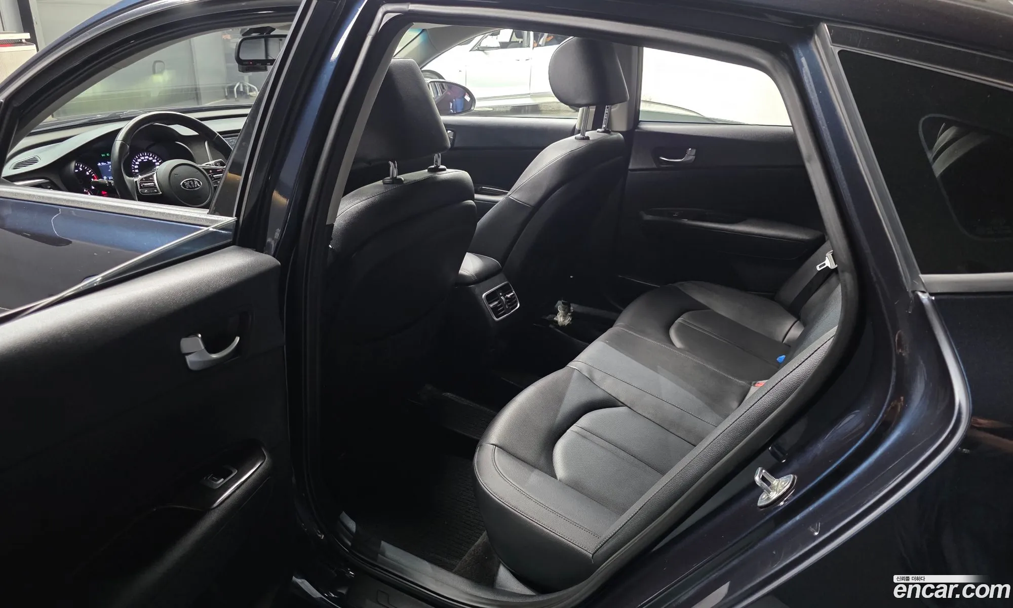 Kia K5 2018 KNAGT411BKA323017 — 27