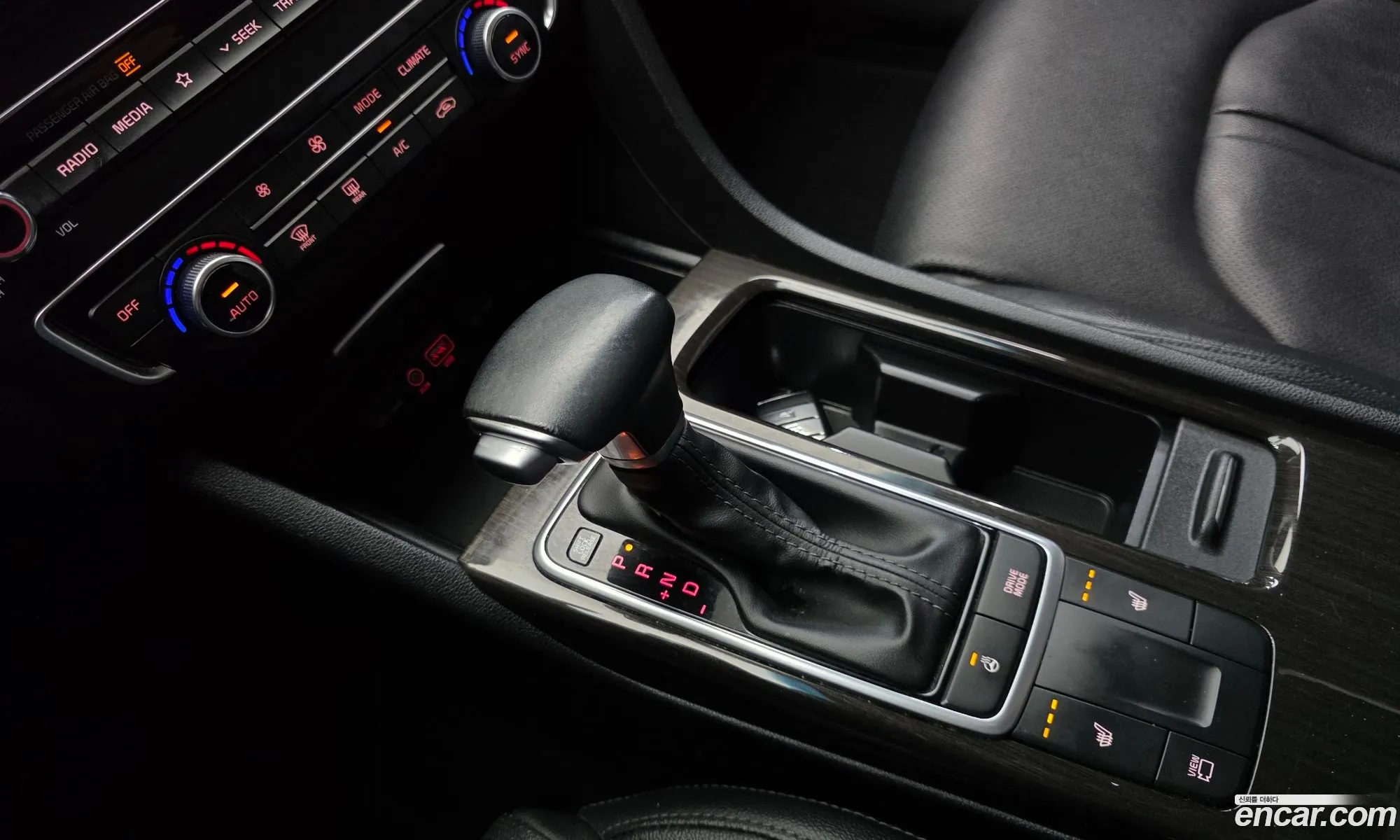Kia K5 2018 KNAGT411BKA323017 — 10