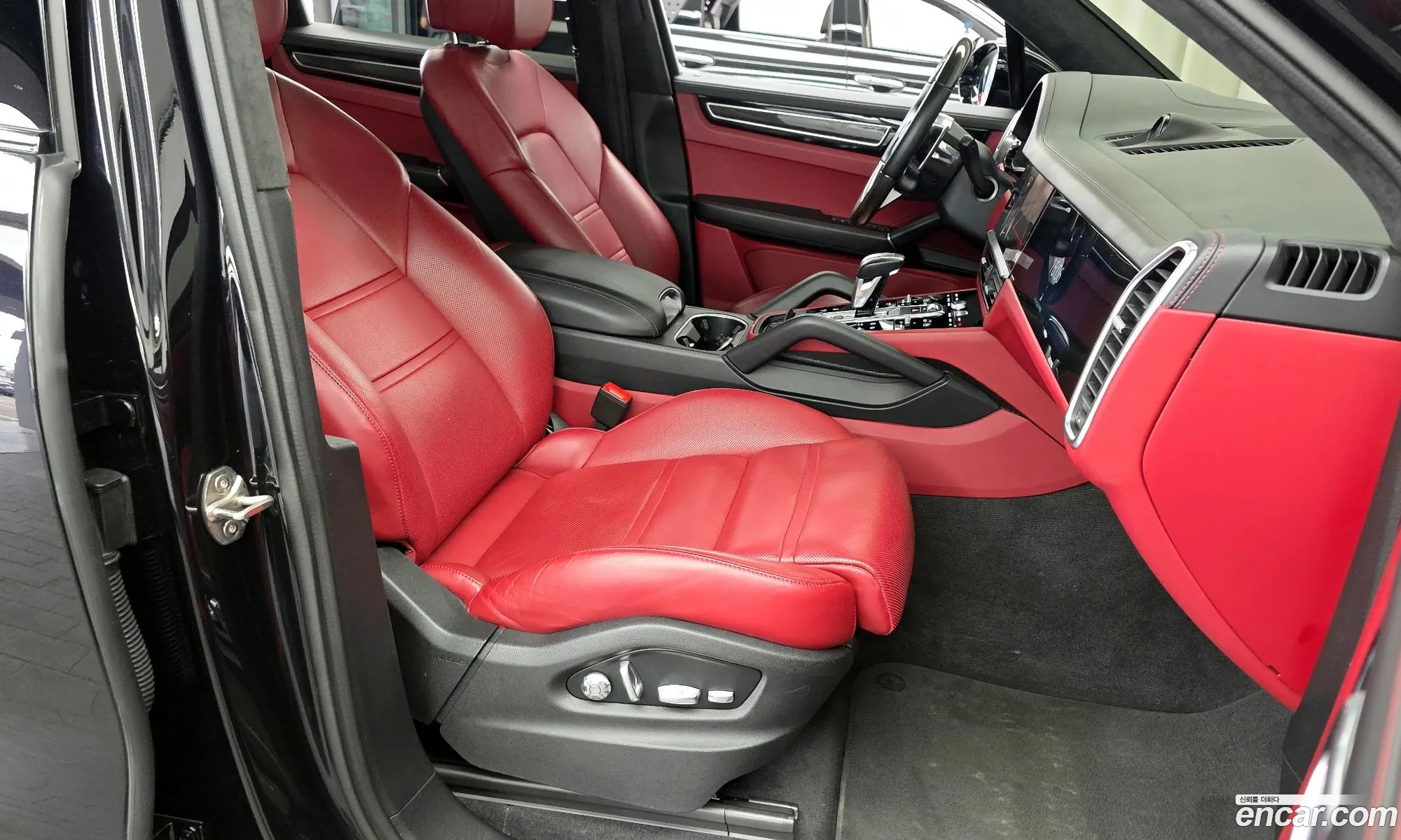 Porsche Cayenne 2021 WP1AE29Y4MDA33347 — 26