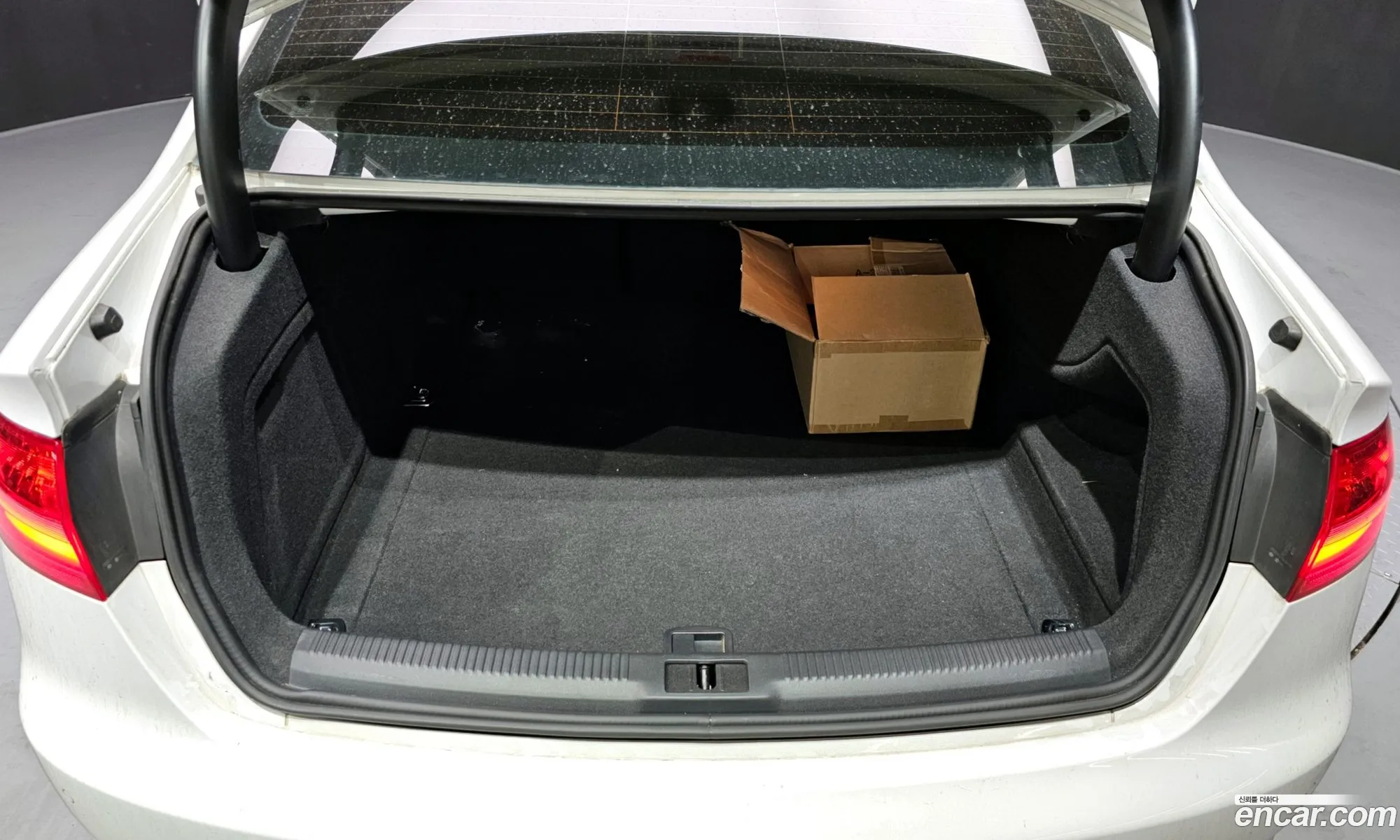 Audi A4 2014 WAUZZZ8K2FN010853 — 3