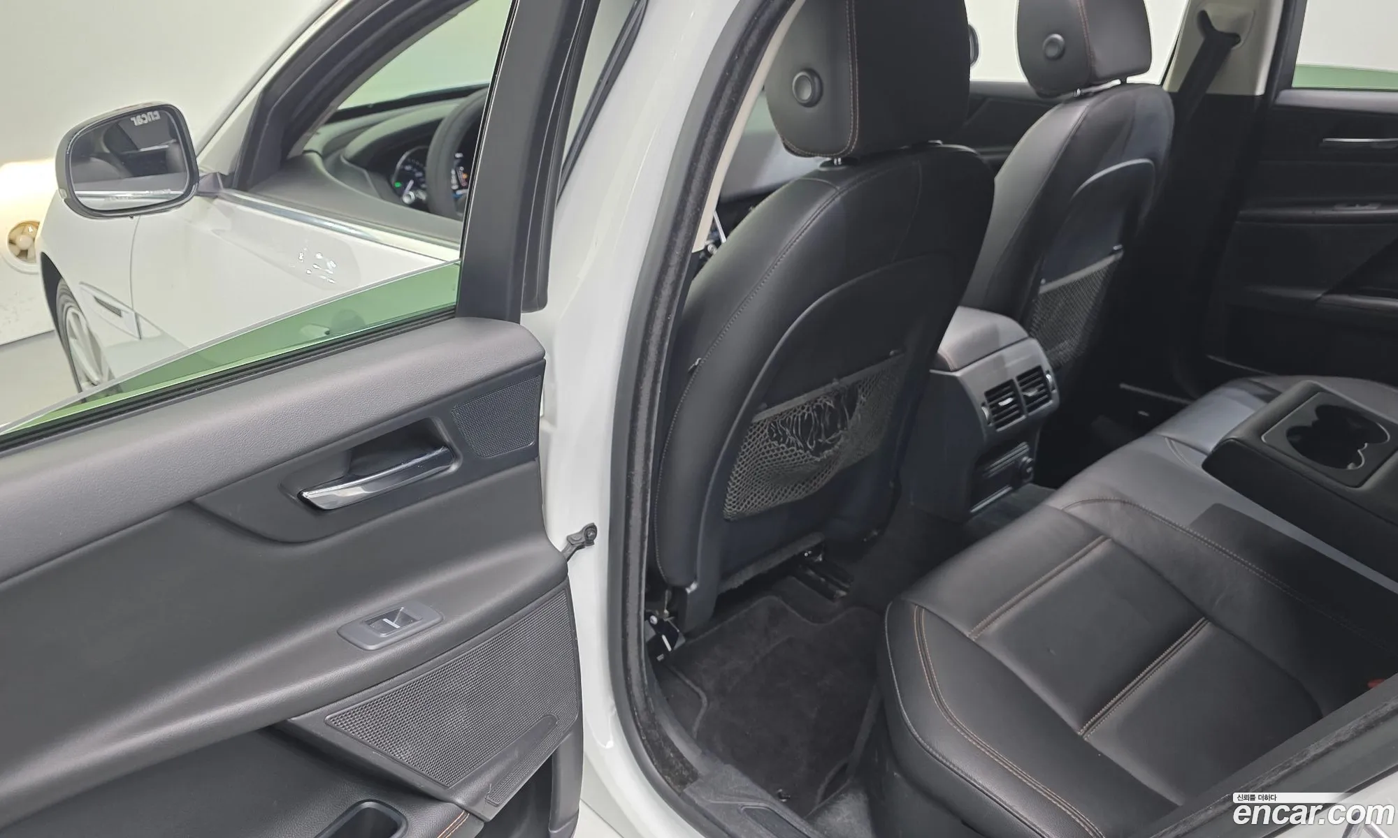 Jaguar XE 2016 — 20