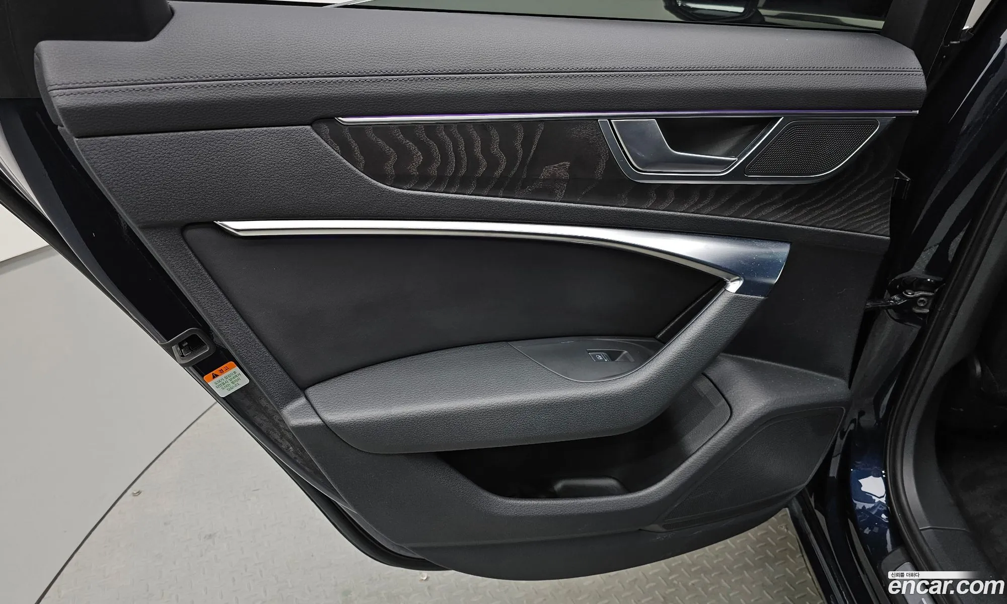 Audi A6 2022 WAUZZZF26NN033618 — 4