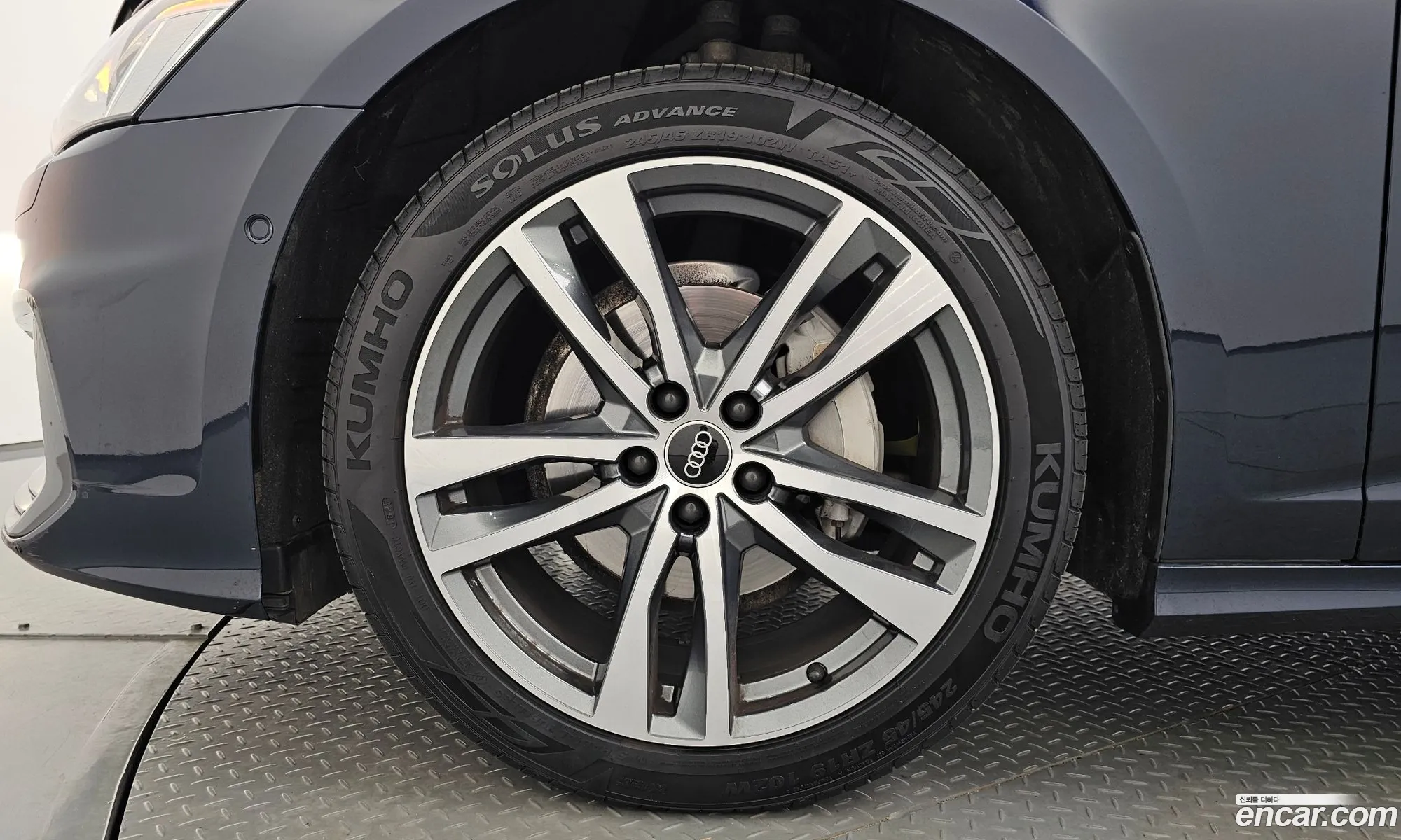 Audi A6 2022 WAUZZZF26NN033618 — 3