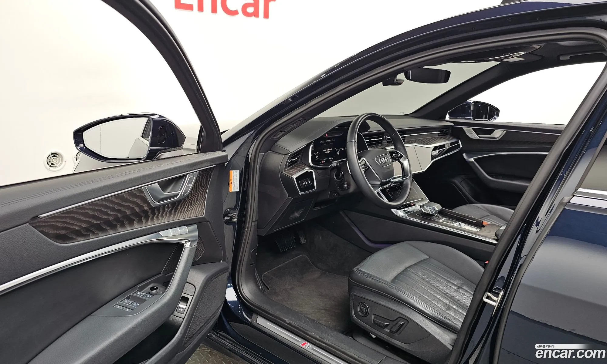 Audi A6 2022 WAUZZZF26NN033618 — 26
