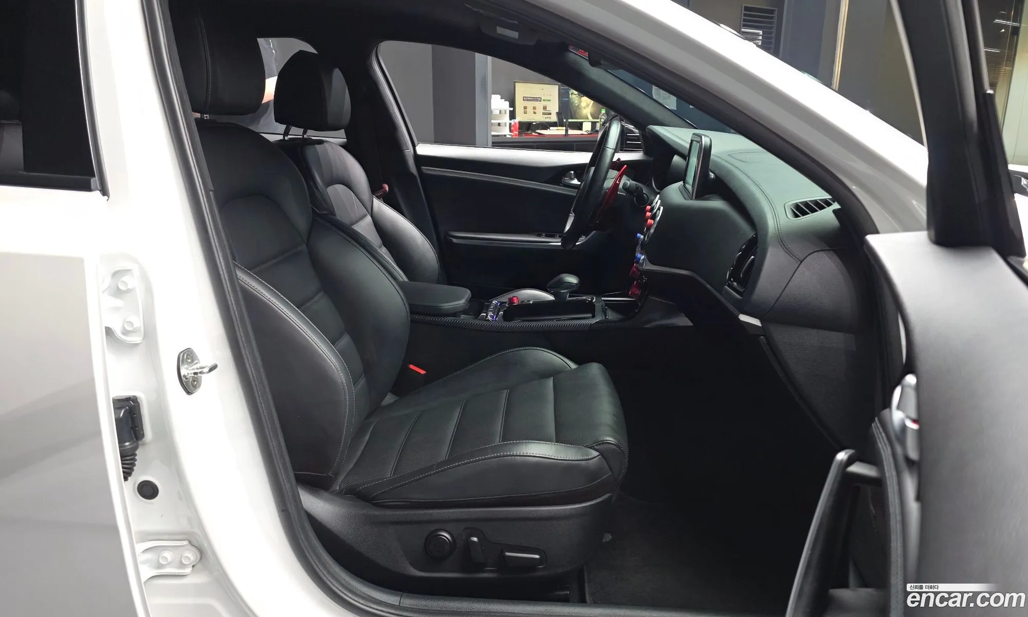 Kia Stinger 2017 KNAE351ADJS005691 — 11