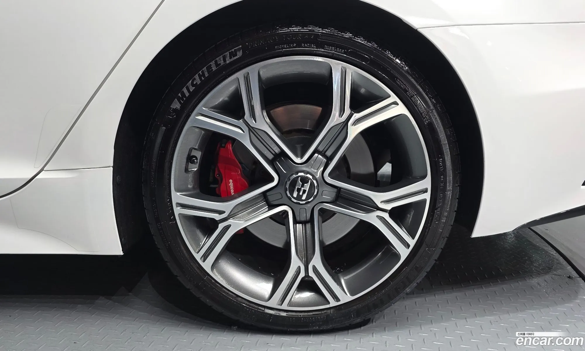 Kia Stinger 2017 KNAE351ADJS005691 — 6