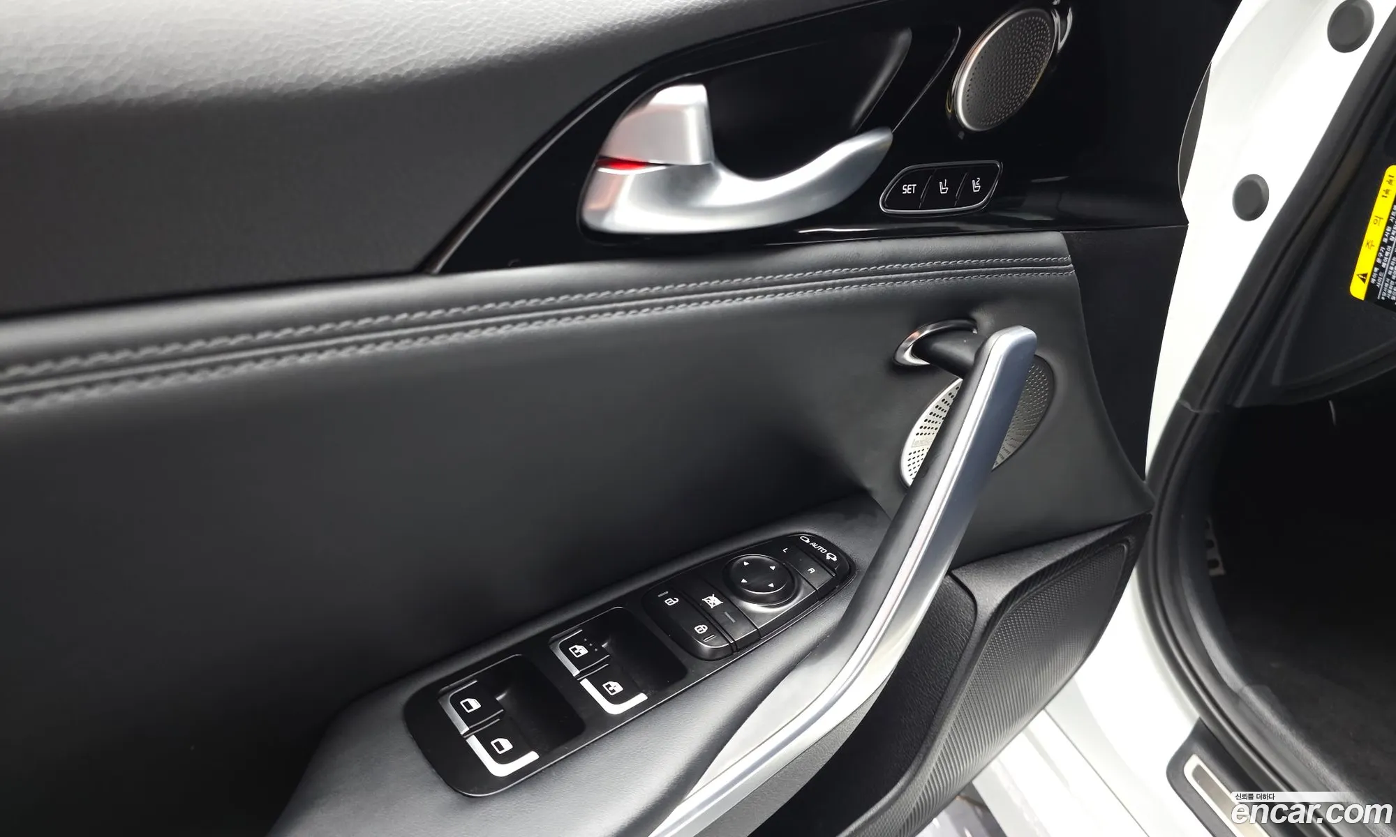 Kia Stinger 2017 KNAE351ADJS005691 — 26