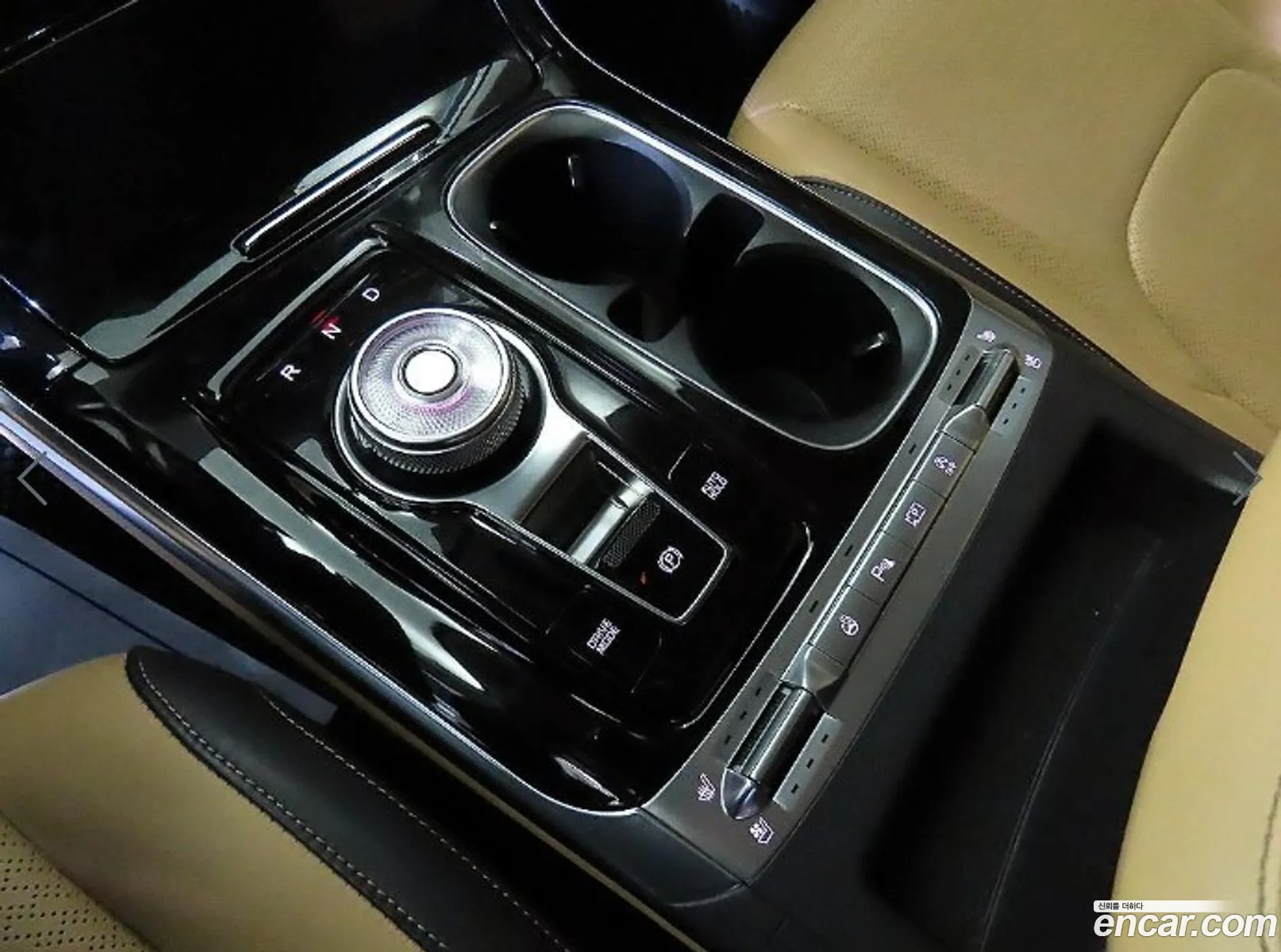 Kia Carnival 2021 — 10