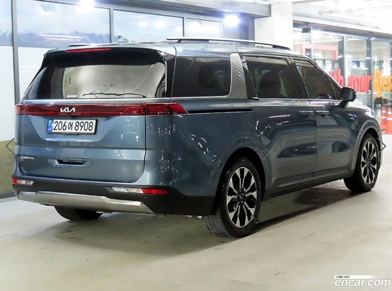 Kia Carnival 2021 — 4