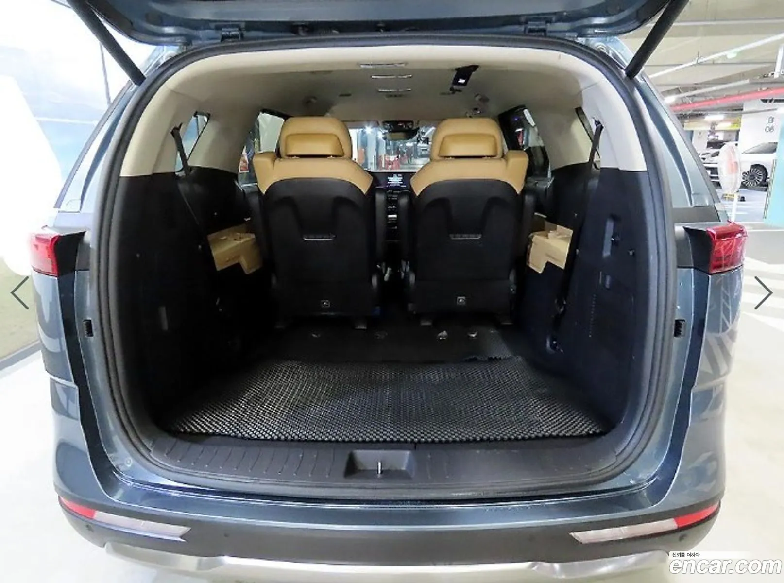 Kia Carnival 2021 — 17