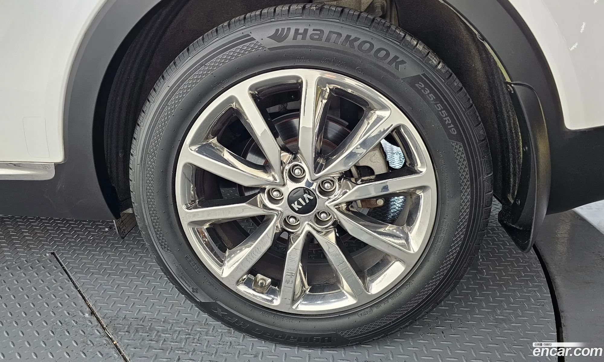 Kia Sorento 2017 KNAPH81ABHA315080 — 8