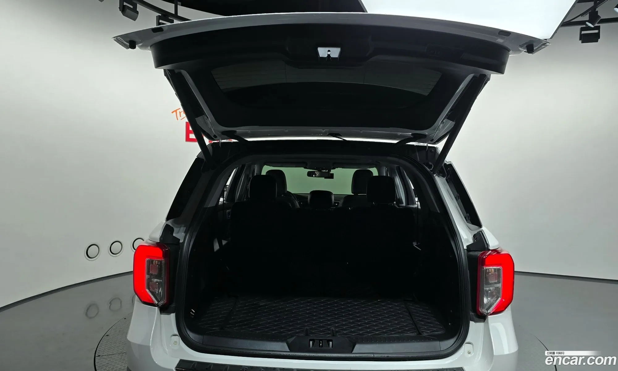 Ford Explorer 6th Gen 2021 1FMSK8FH9MGB74995 — 4