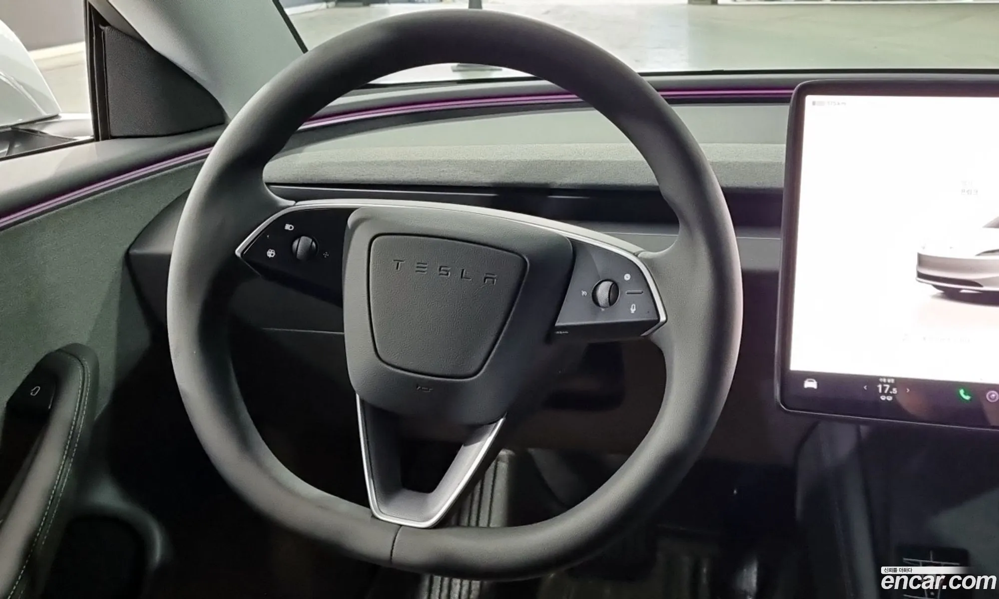 Tesla Model 3 2026 — 13