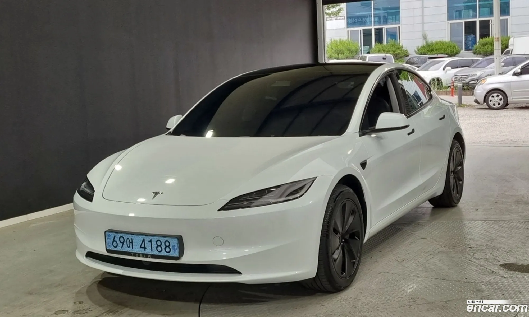 Tesla Model 3 2026 — 8