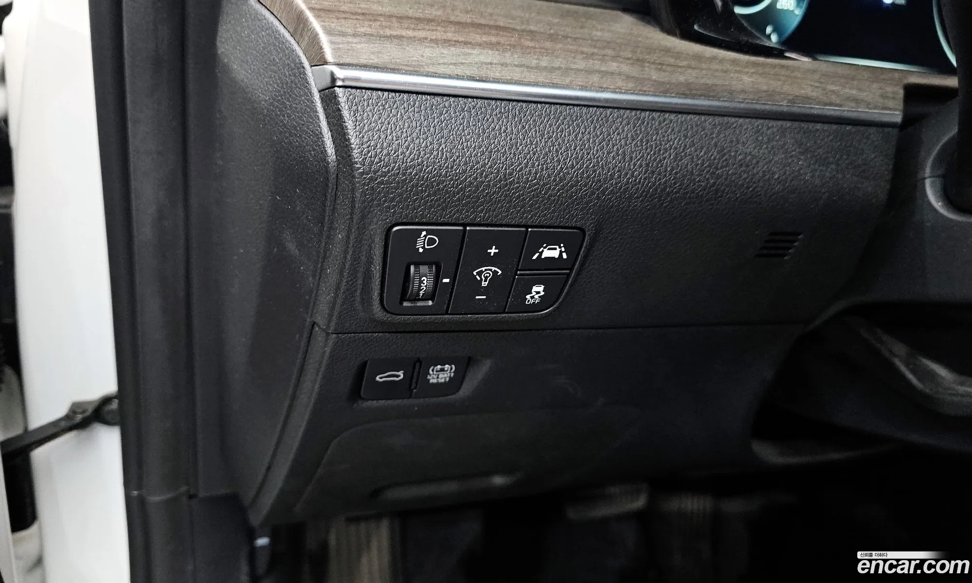 Kia K5 Hybrid 2021 — 33