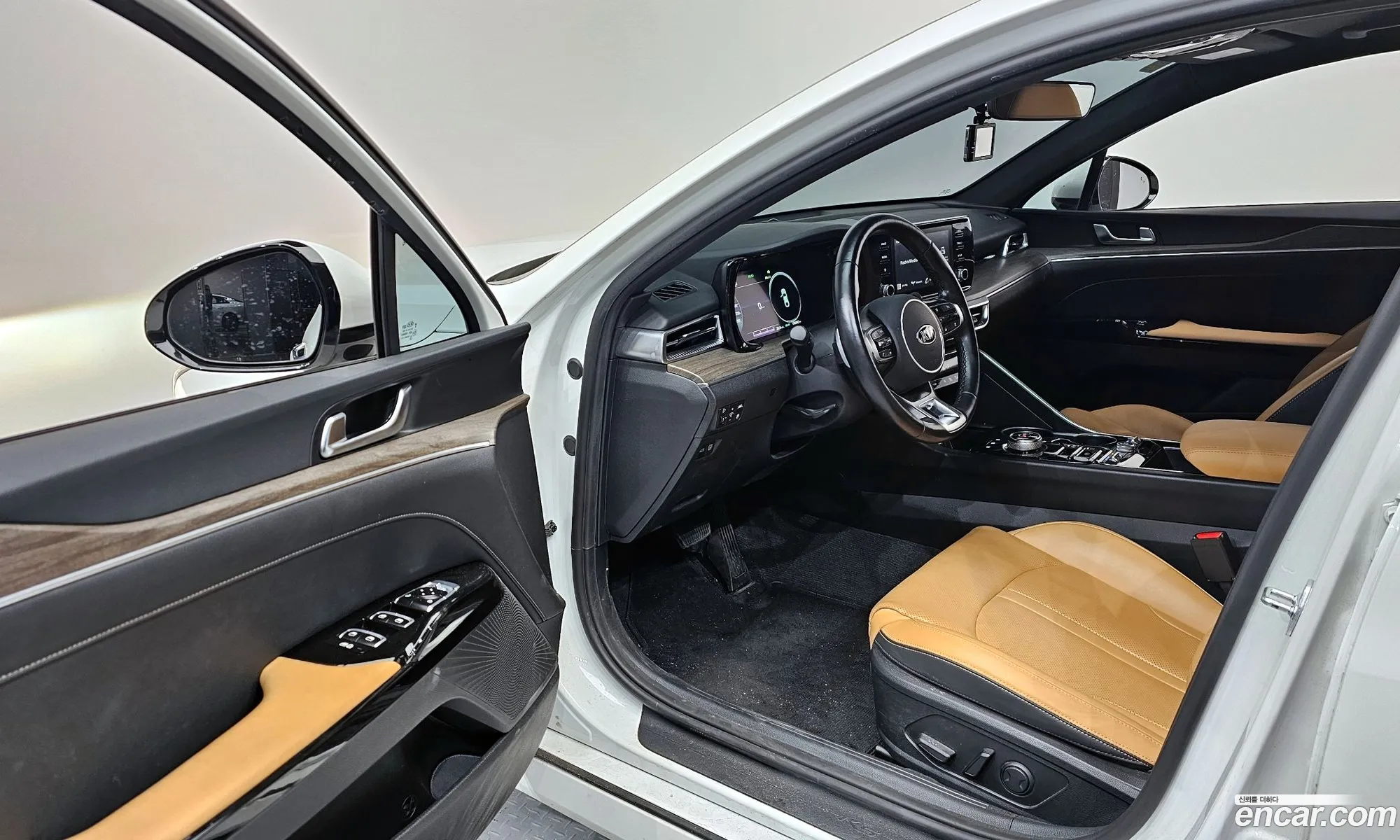 Kia K5 Hybrid 2021 — 18