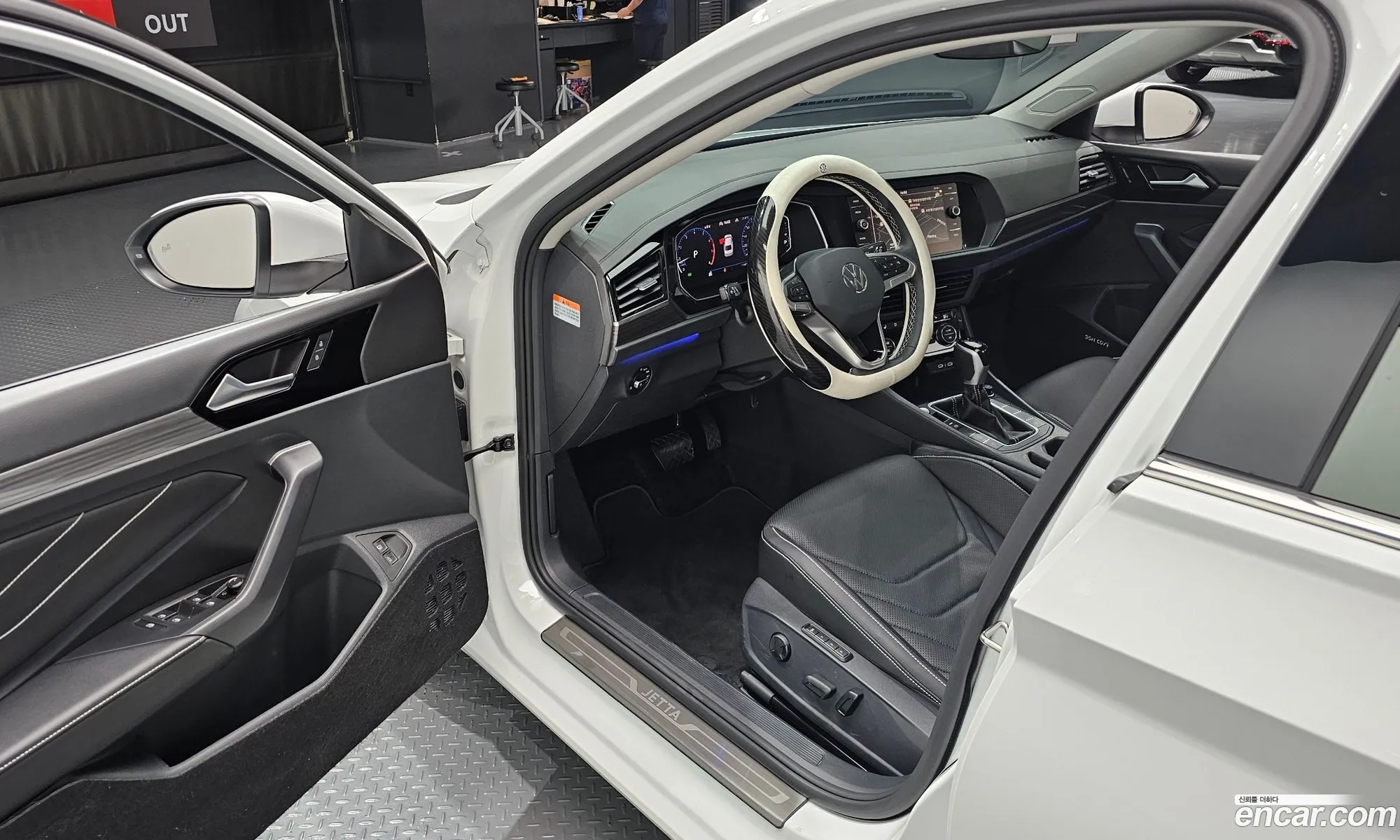 Volkswagen Jetta 7th Gen 2024 WVWZZZBU2RM030012 — 3