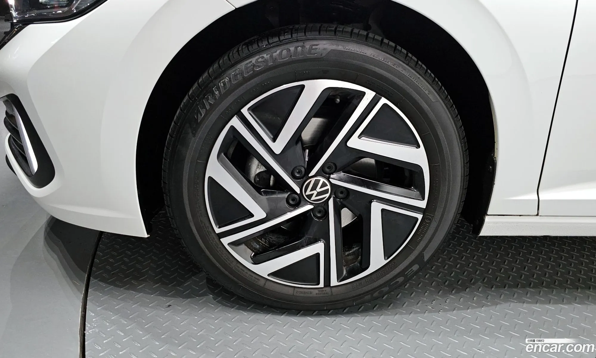 Volkswagen Jetta 7th Gen 2024 WVWZZZBU2RM030012 — 26