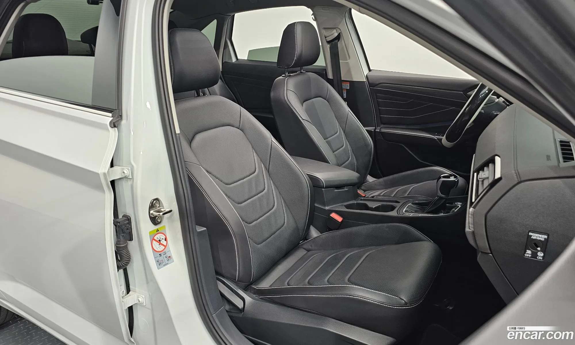 Volkswagen Jetta 7th Gen 2024 WVWZZZBU2RM030012 — 27