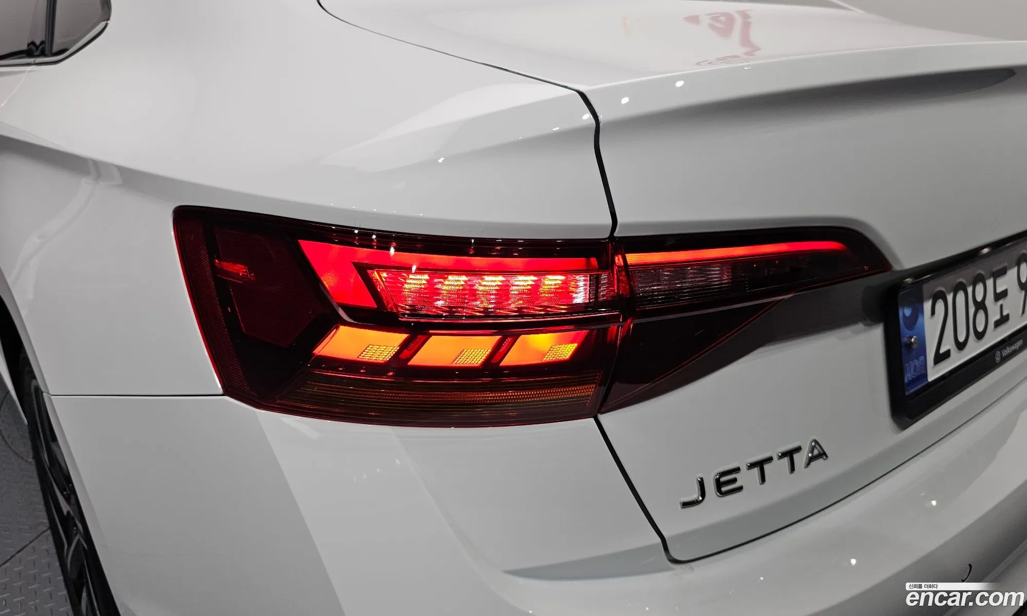 Volkswagen Jetta 7th Gen 2024 WVWZZZBU2RM030012 — 12