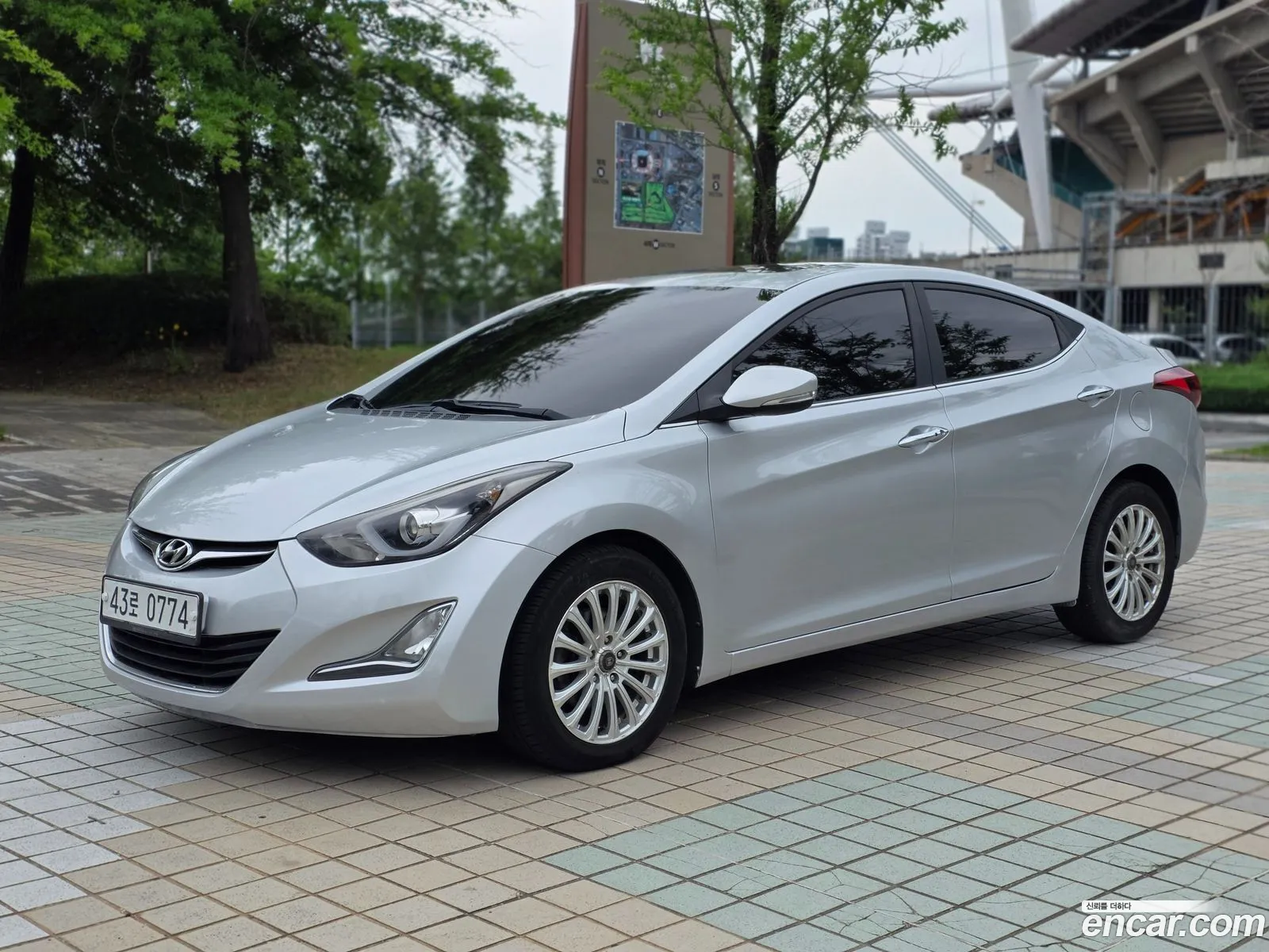Hyundai Elantra 2013 — 2