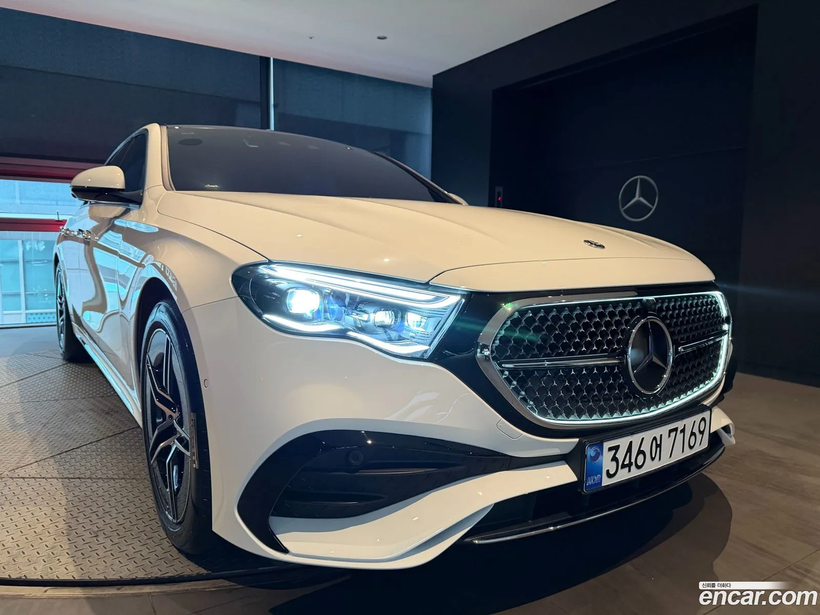 Mercedes-Benz E-Class W214 2026 — 8