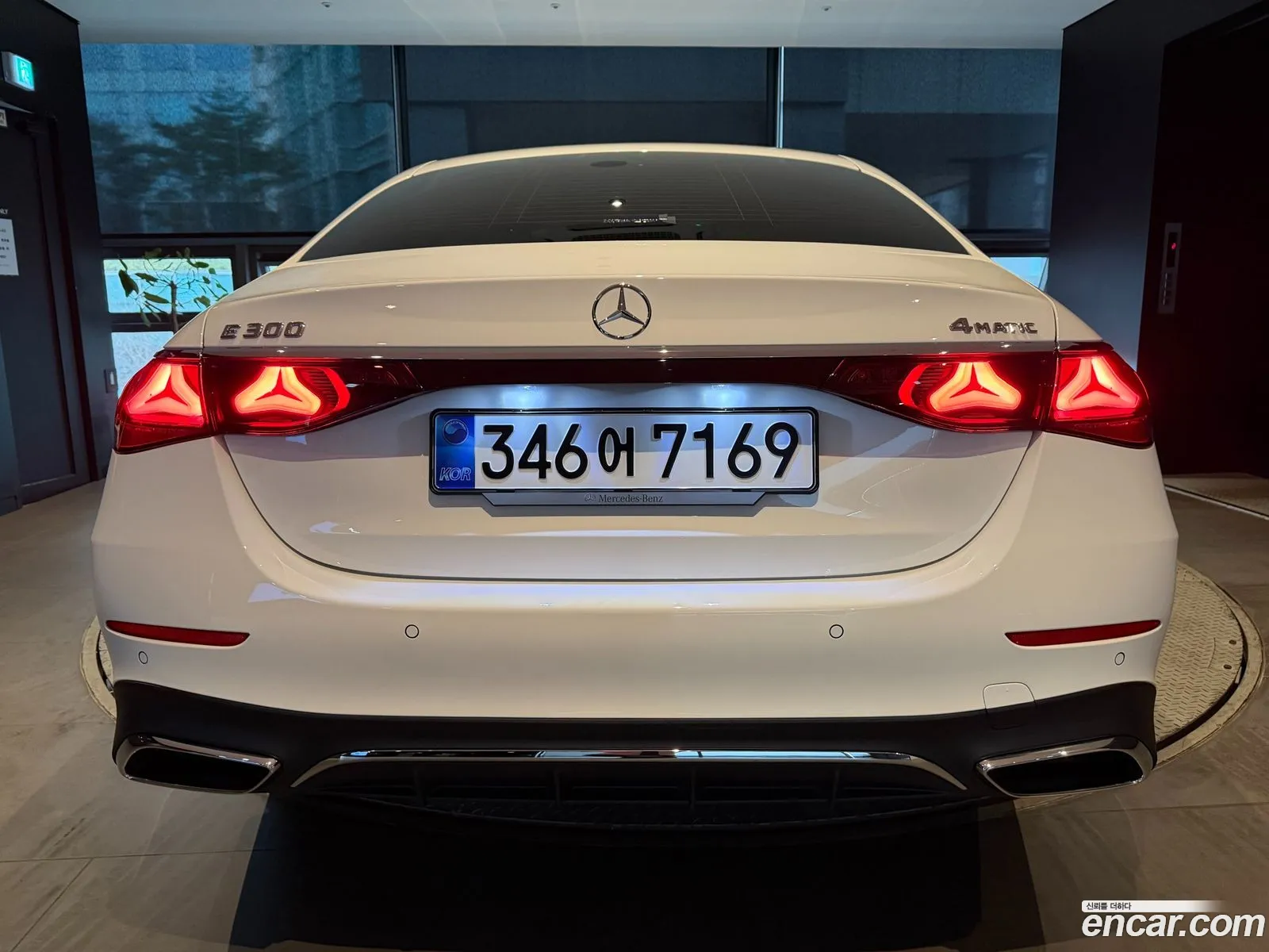 Mercedes-Benz E-Class W214 2026 — 15