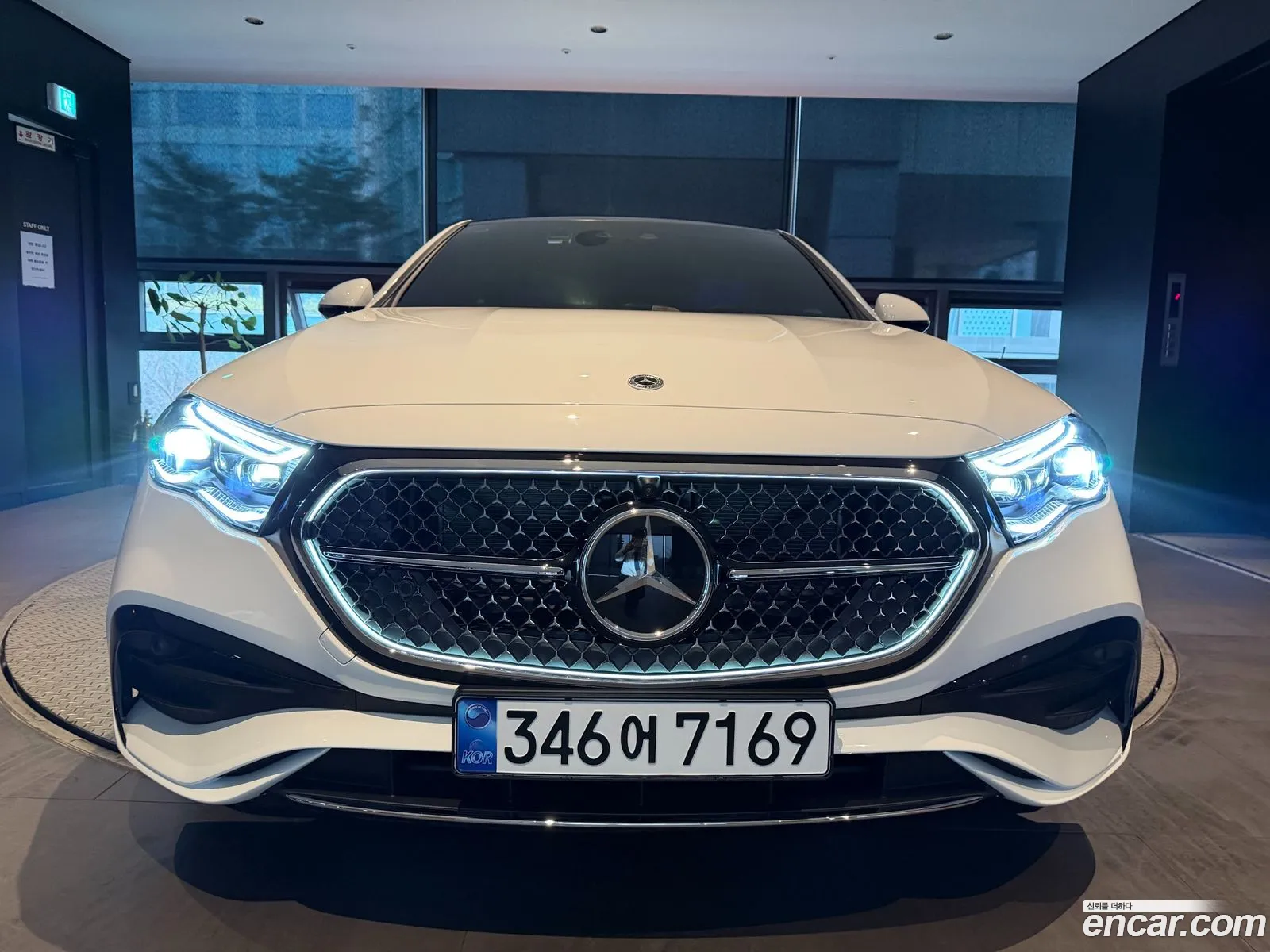 Mercedes-Benz E-Class W214 2026 — 10