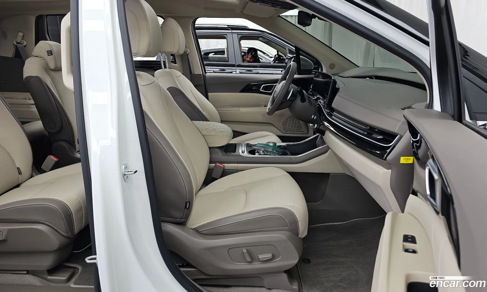 Kia Carnival 2024 KNANE81BBSS488201 — 10