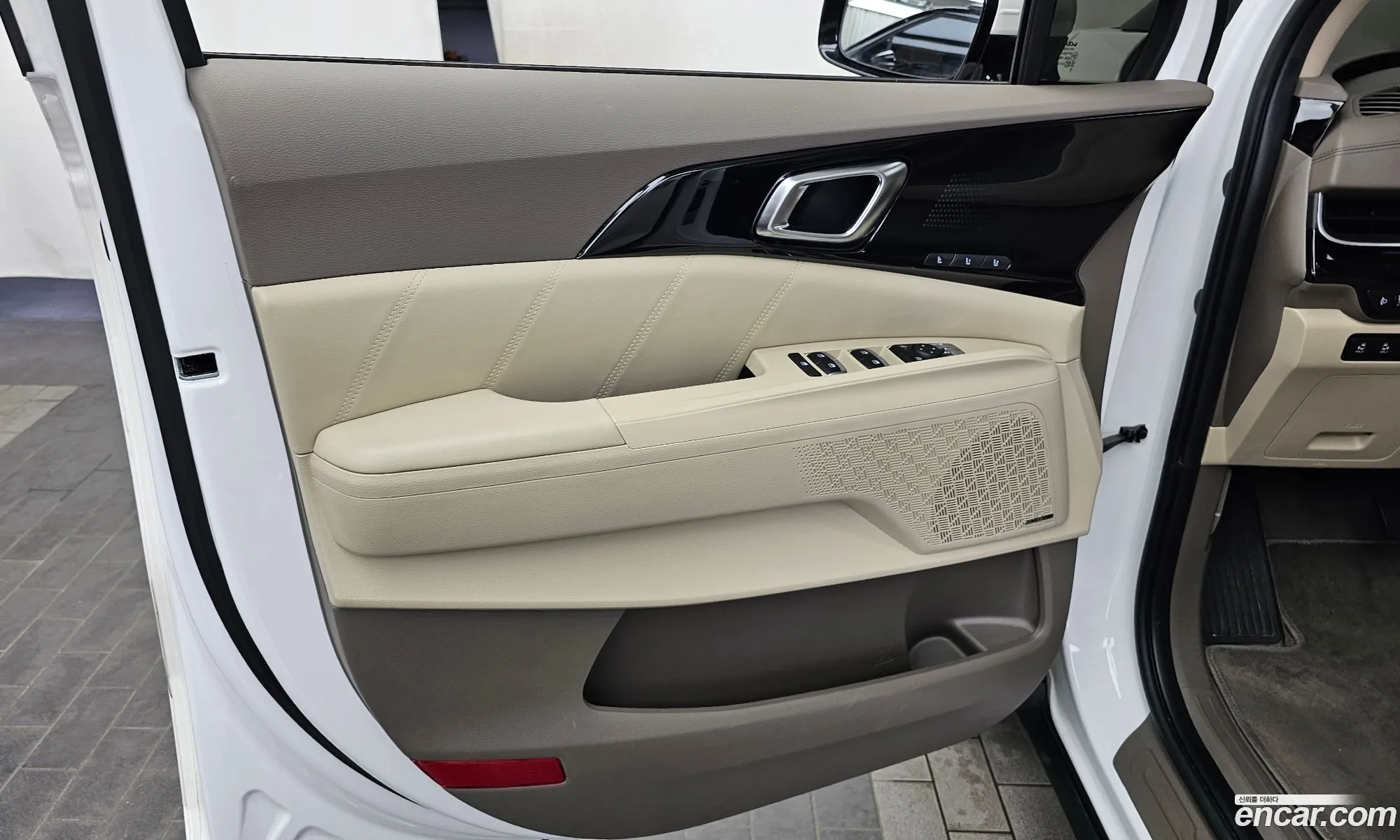 Kia Carnival 2024 KNANE81BBSS488201 — 28