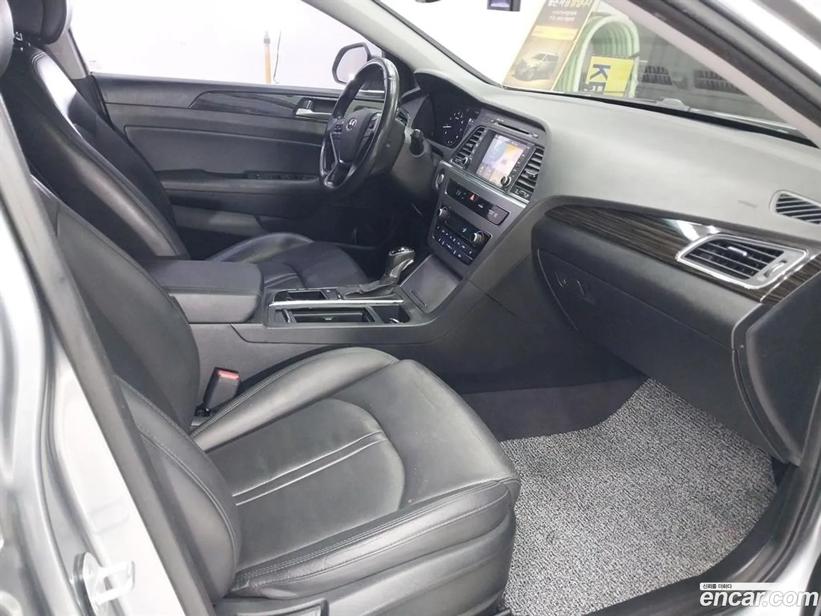 Hyundai LF Sonata 2015 — 14