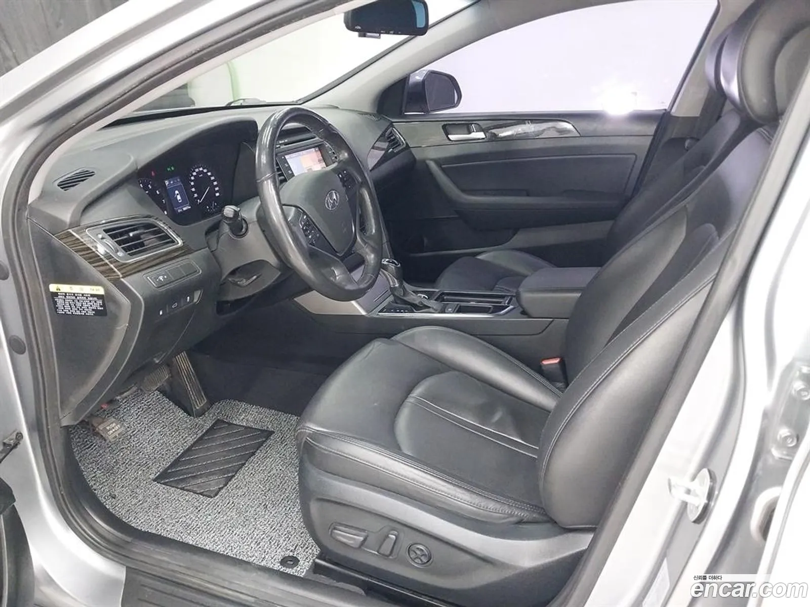 Hyundai LF Sonata 2015 — 13