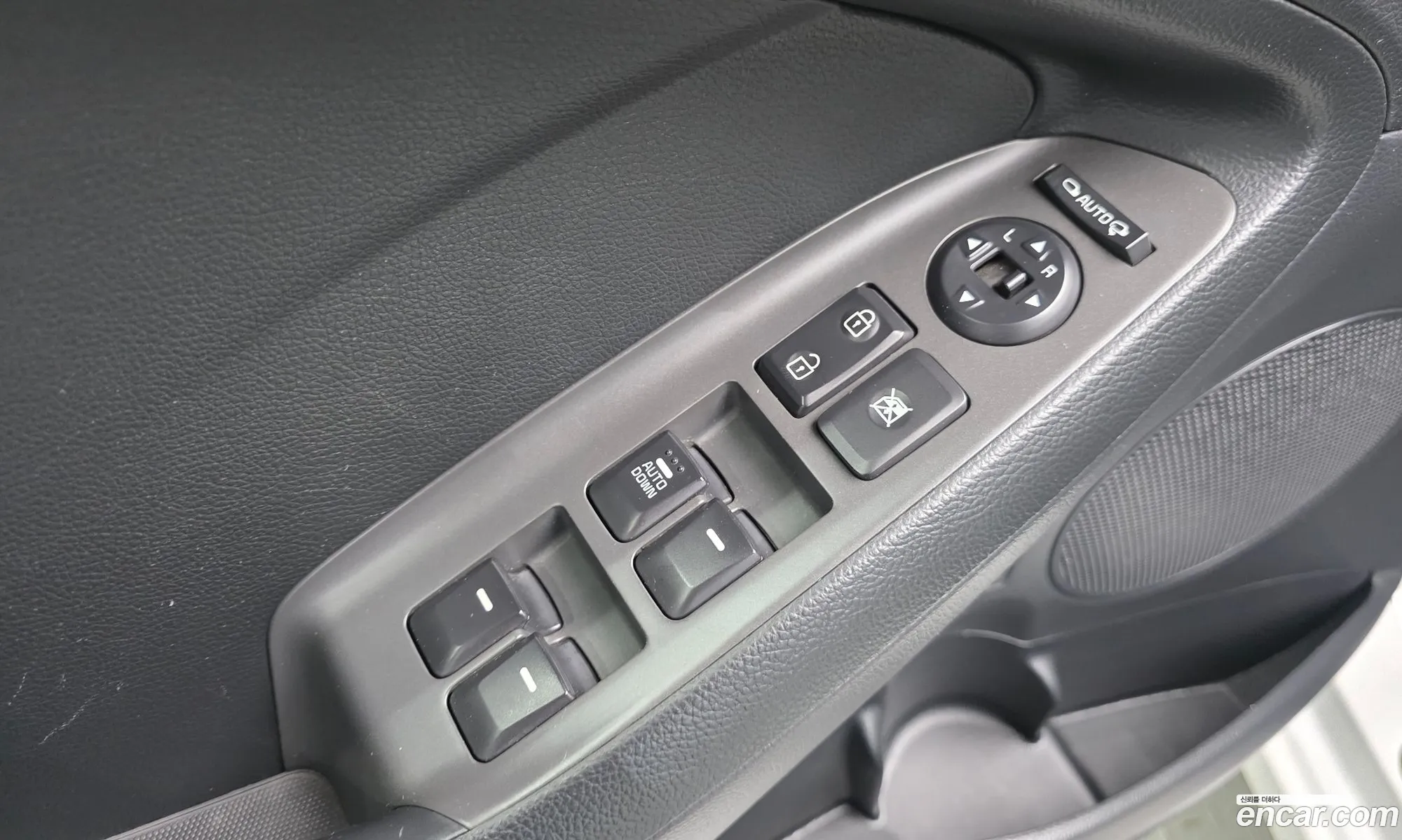Kia K3 2017 KNAFK412BJA979706 — 12