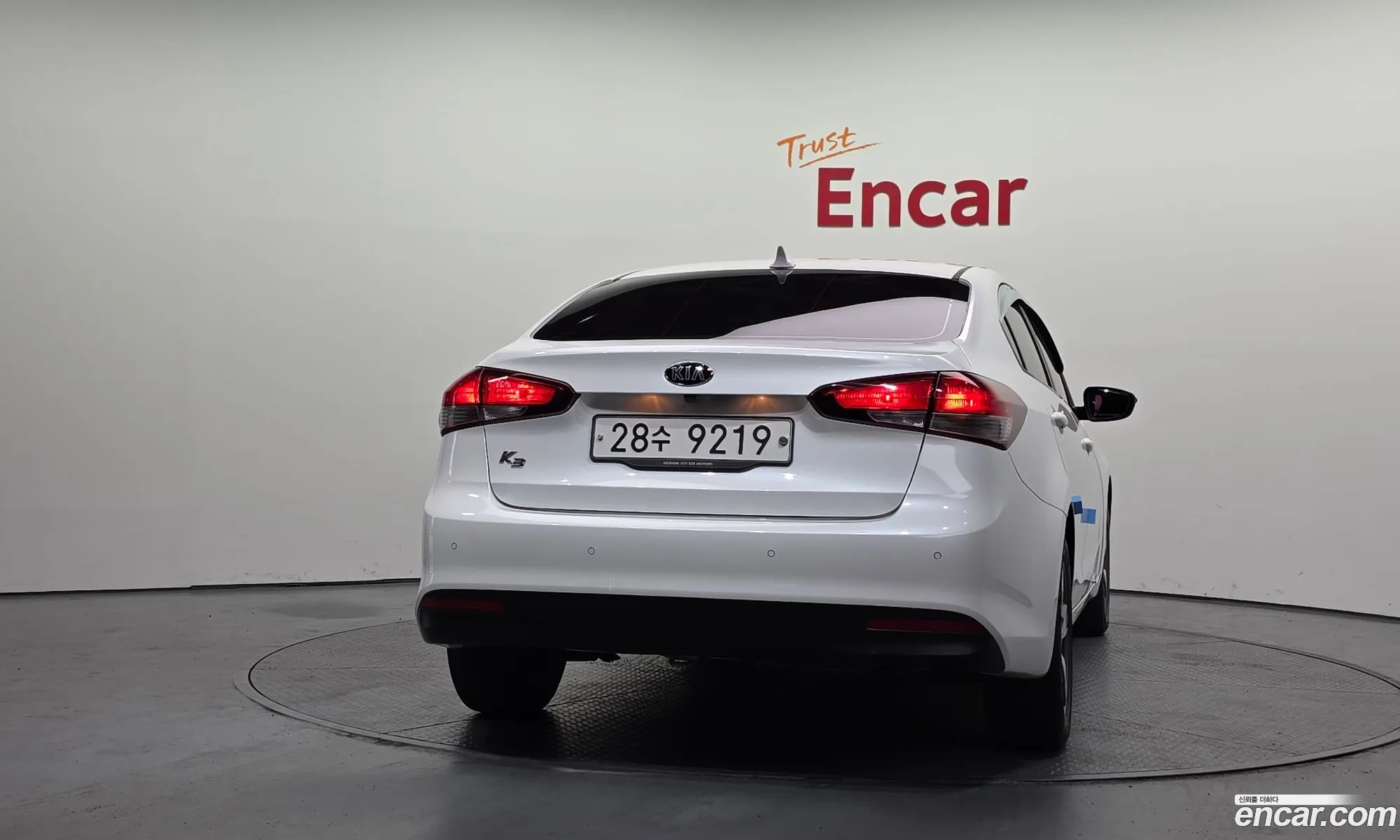 Kia K3 2017 KNAFK412BJA979706 — 5