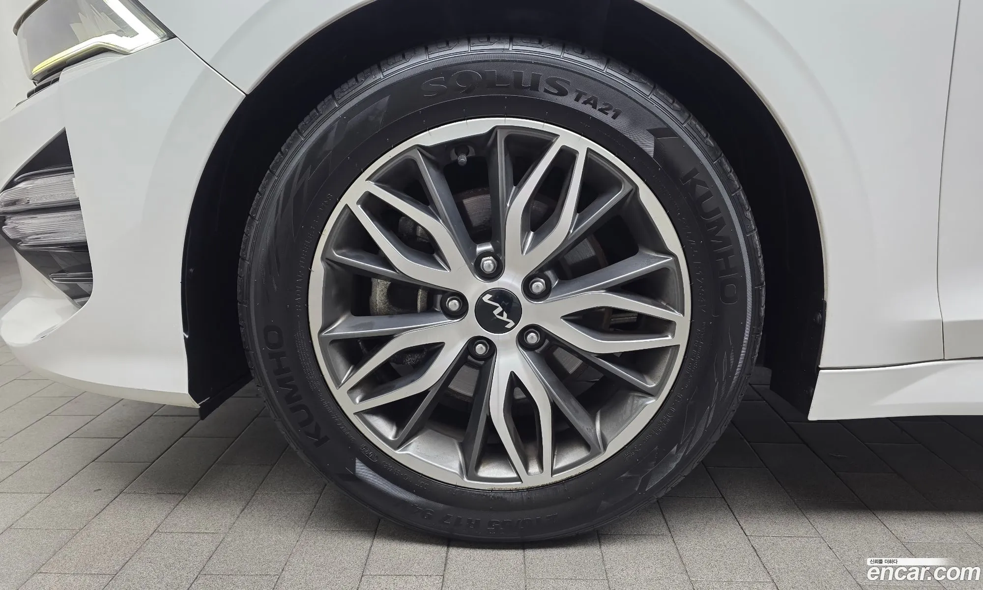 Kia K5 2022 KNAG341ABNA183276 — 5