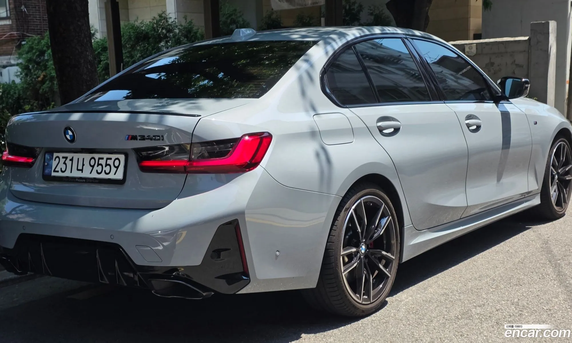 BMW 3 Series 2024 — 16