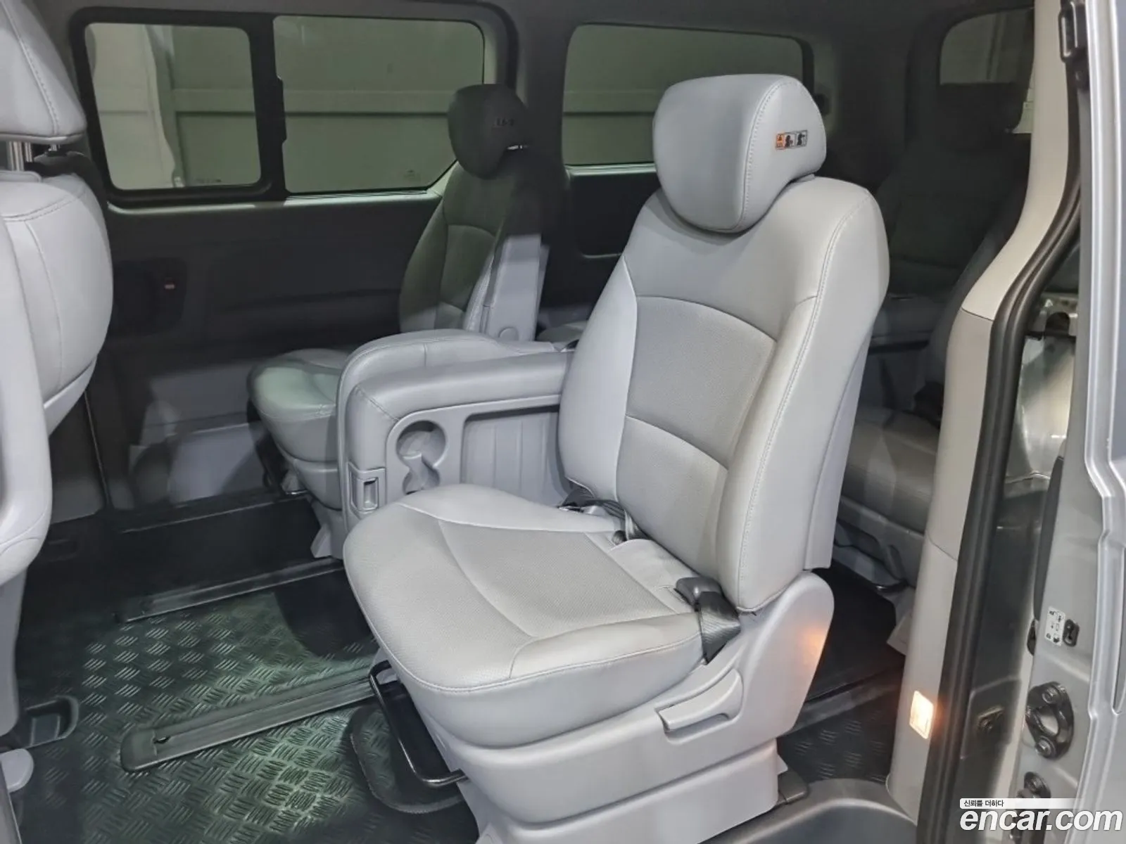 Hyundai Grand Starex 2019 — 16