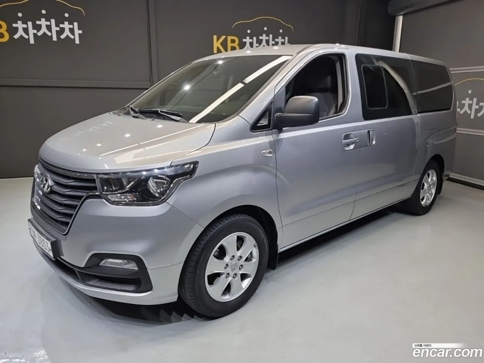 Hyundai Grand Starex 2019 — 17