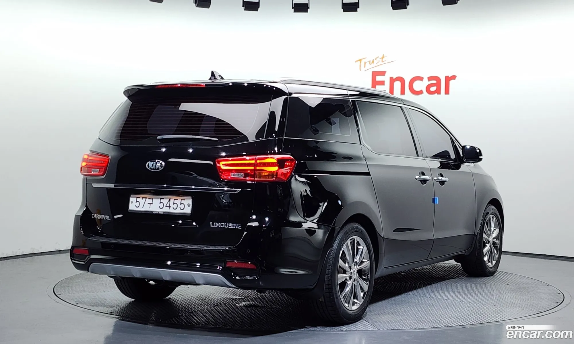 Kia Carnival 2018 KNAME81ABKS453177 — 17