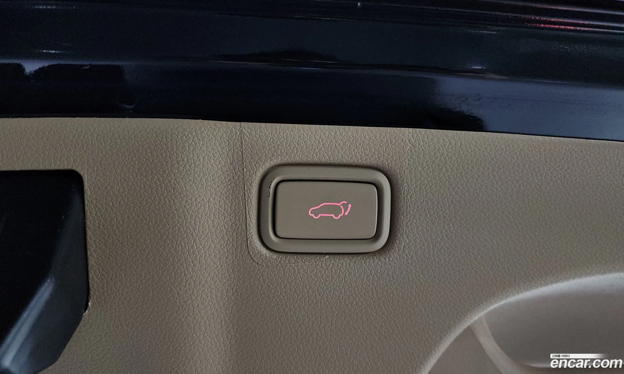 Kia Carnival 2018 KNAME81ABKS453177 — 18
