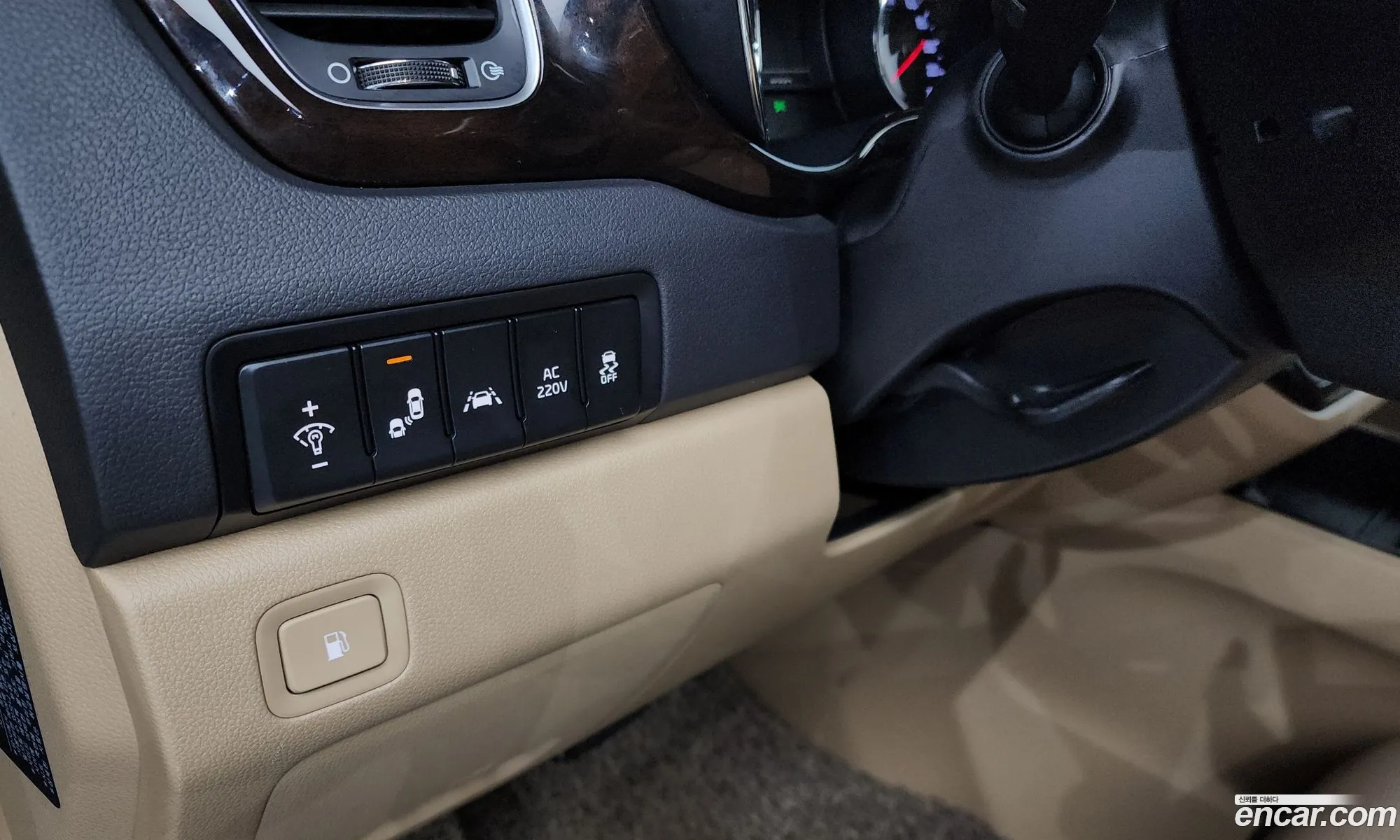 Kia Carnival 2018 KNAME81ABKS453177 — 6