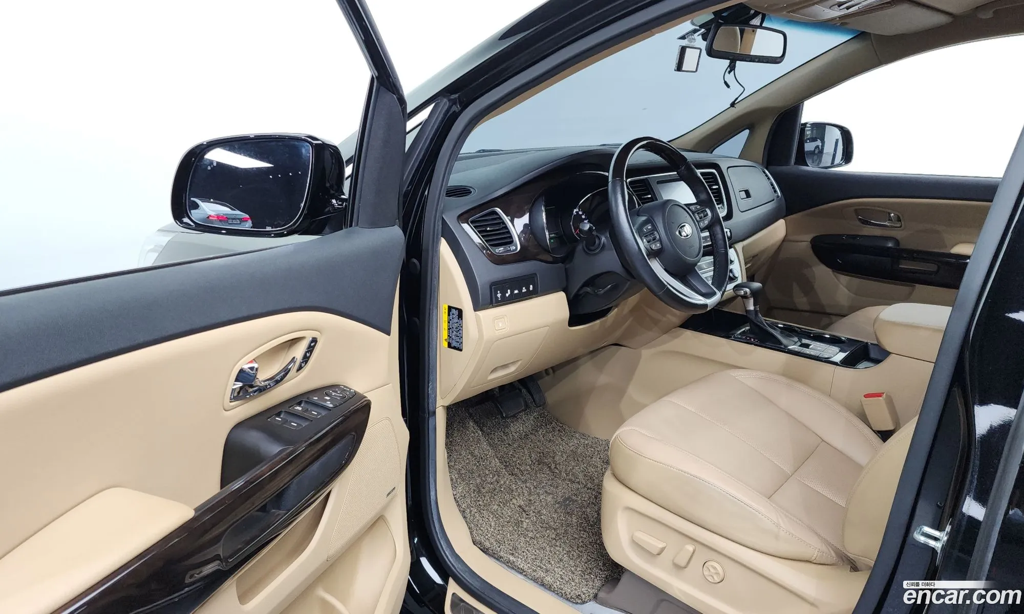 Kia Carnival 2018 KNAME81ABKS453177 — 16