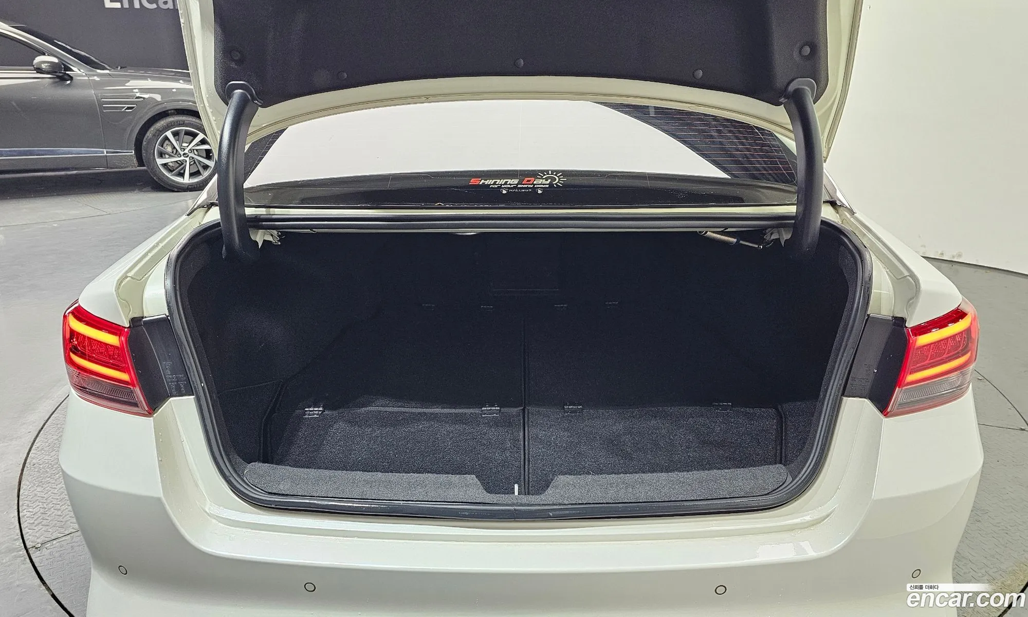 Kia K5 2015 KNAGU411BGA051221 — 24