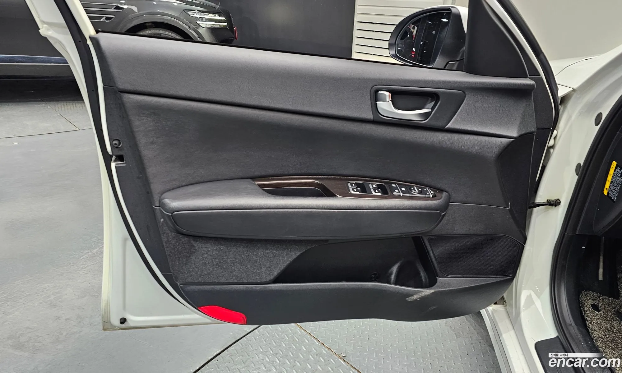 Kia K5 2015 KNAGU411BGA051221 — 16