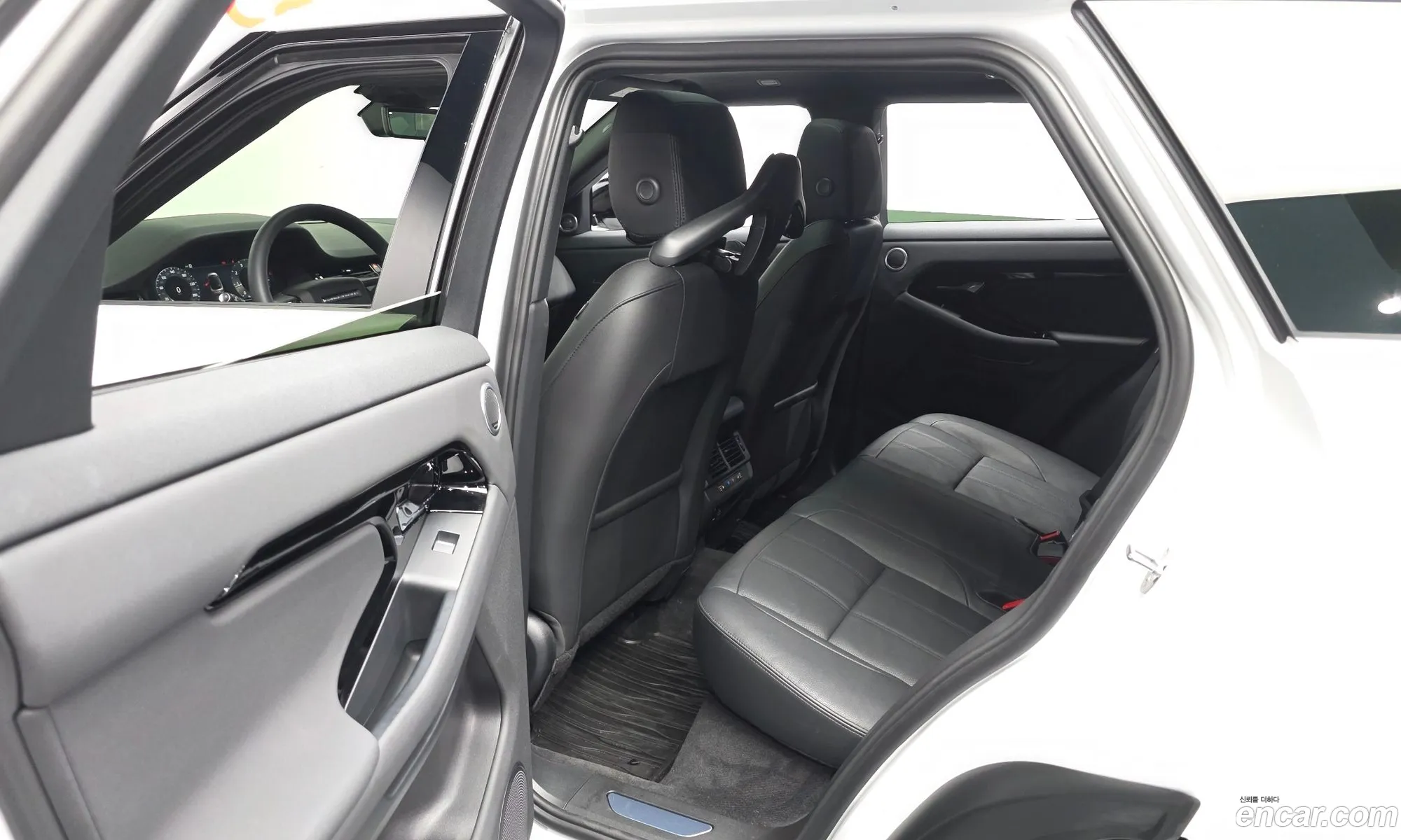 Land Rover Range Rover Evoque 2025 — 31