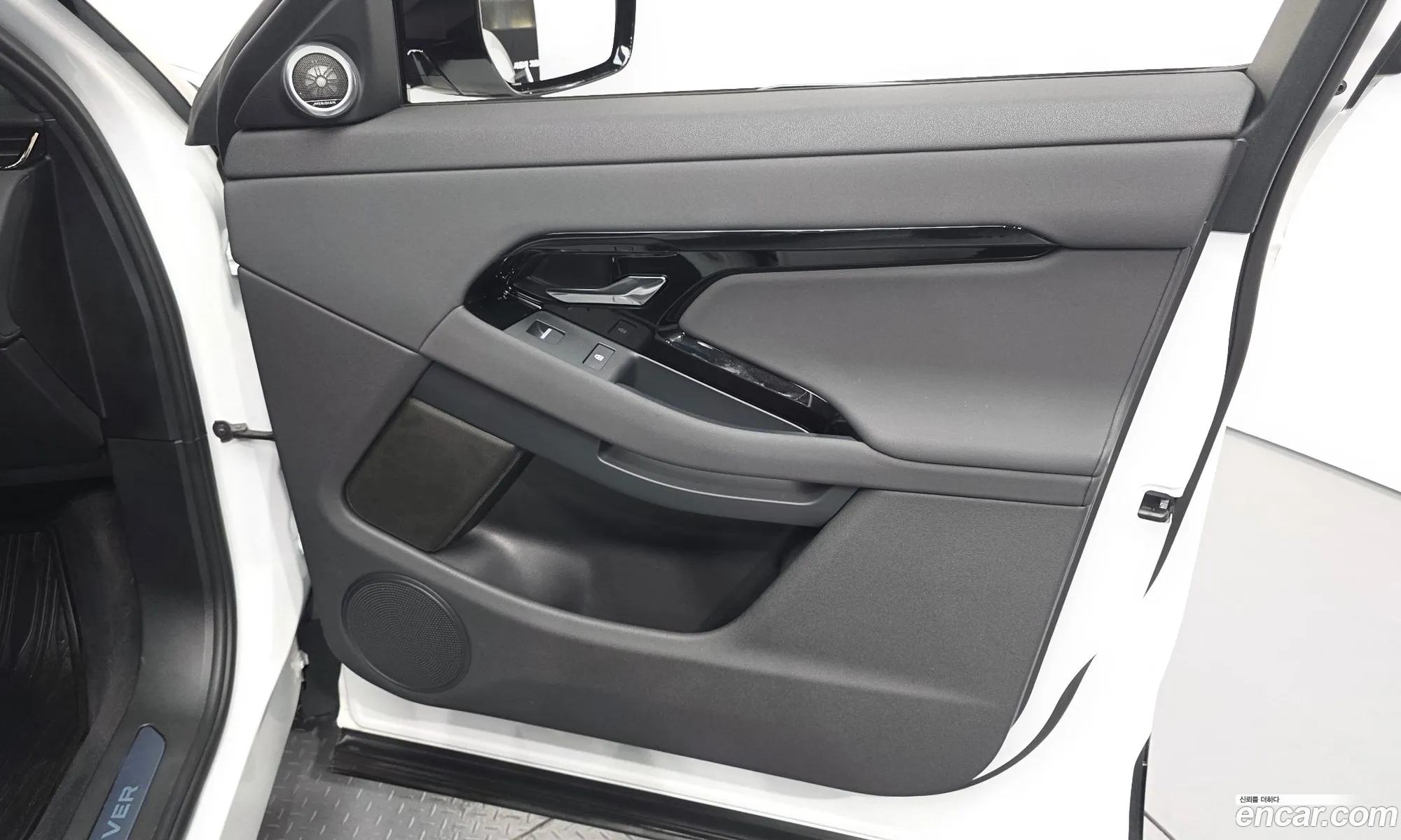 Land Rover Range Rover Evoque 2025 — 22
