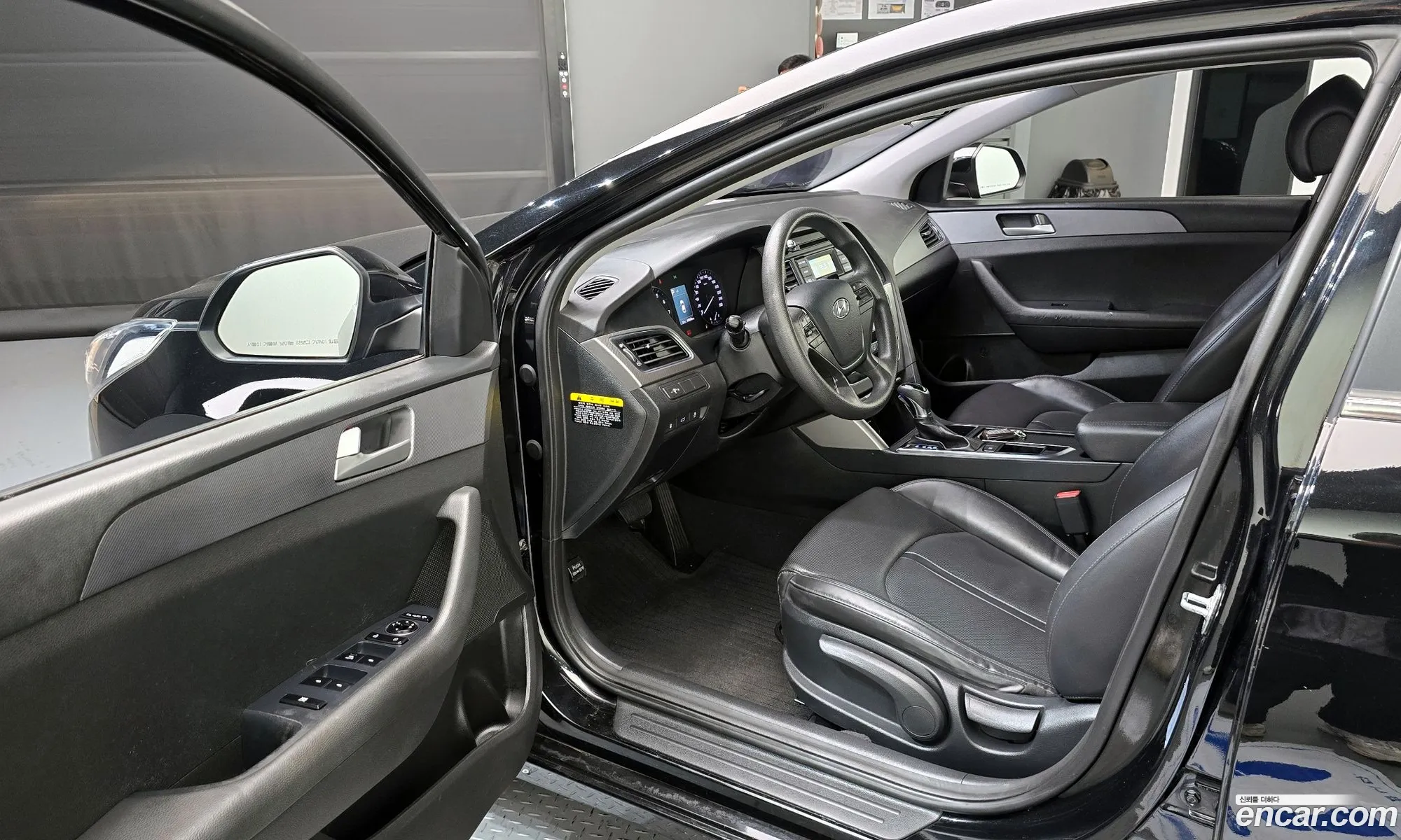 Hyundai LF Sonata 2016 KMHE341DBHA319303 — 13